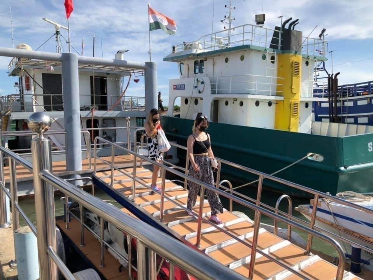 Phuket Phi Phi, Maya, and Khai Island Luxury Speedboat Tour