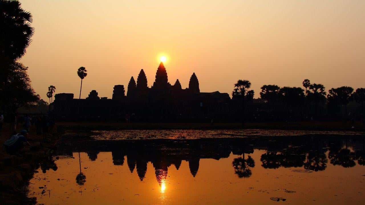 Angkor Wat Sunrise & Tonle Sap 2.5-Day Private Exploration
