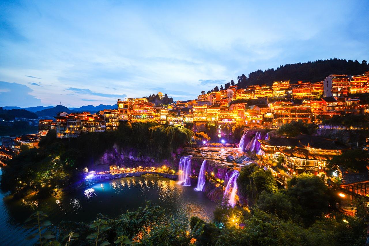 Zhangjiajie Mountain & Furong Town Day-to-Night Tour