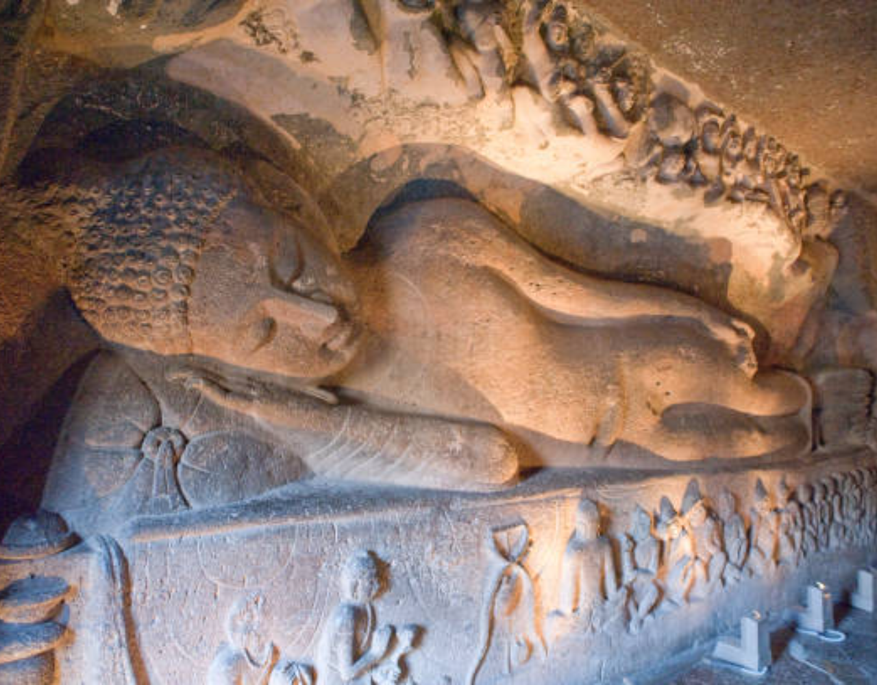 Aurangabad: Ajanta or Ellora Caves & Bibi Ka Maqbara Private Tour