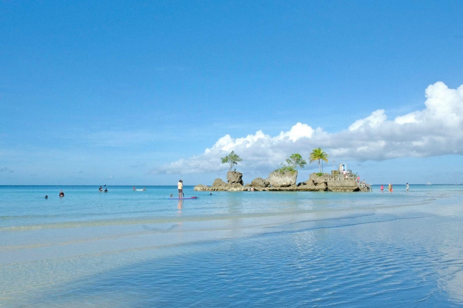Private Boracay Island Tour with Coastal Lunch