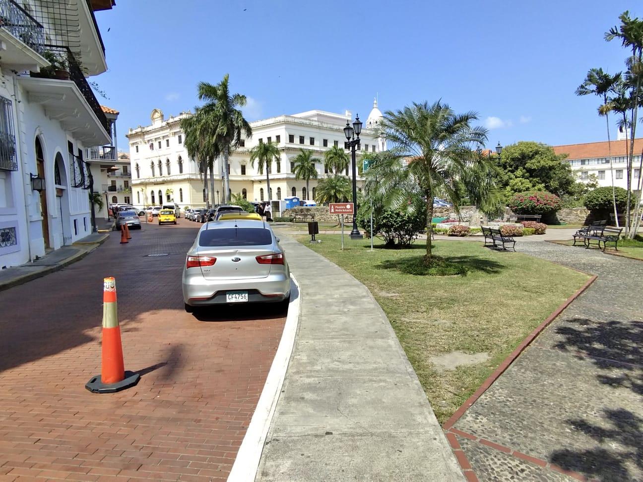 Private Panama City & Canal Layover Tour (Spanish)