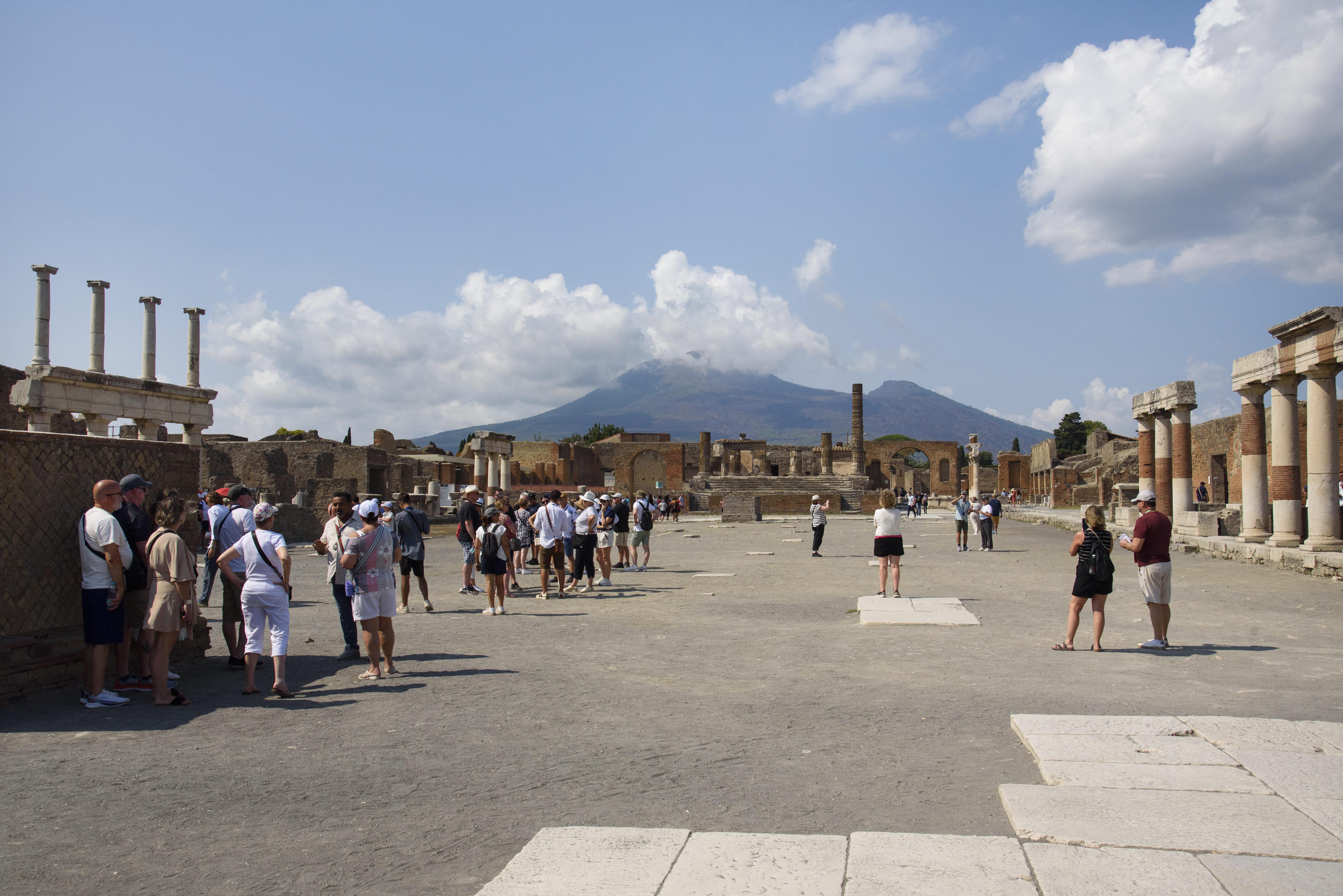 Pompeii & Mount Vesuvius Day Tour from Sorrento with Lunch