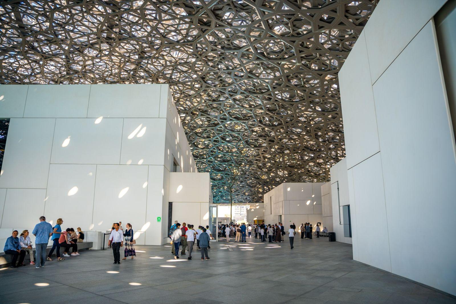 Dubai to Abu Dhabi: Grand Mosque & Louvre Museum Day Tour