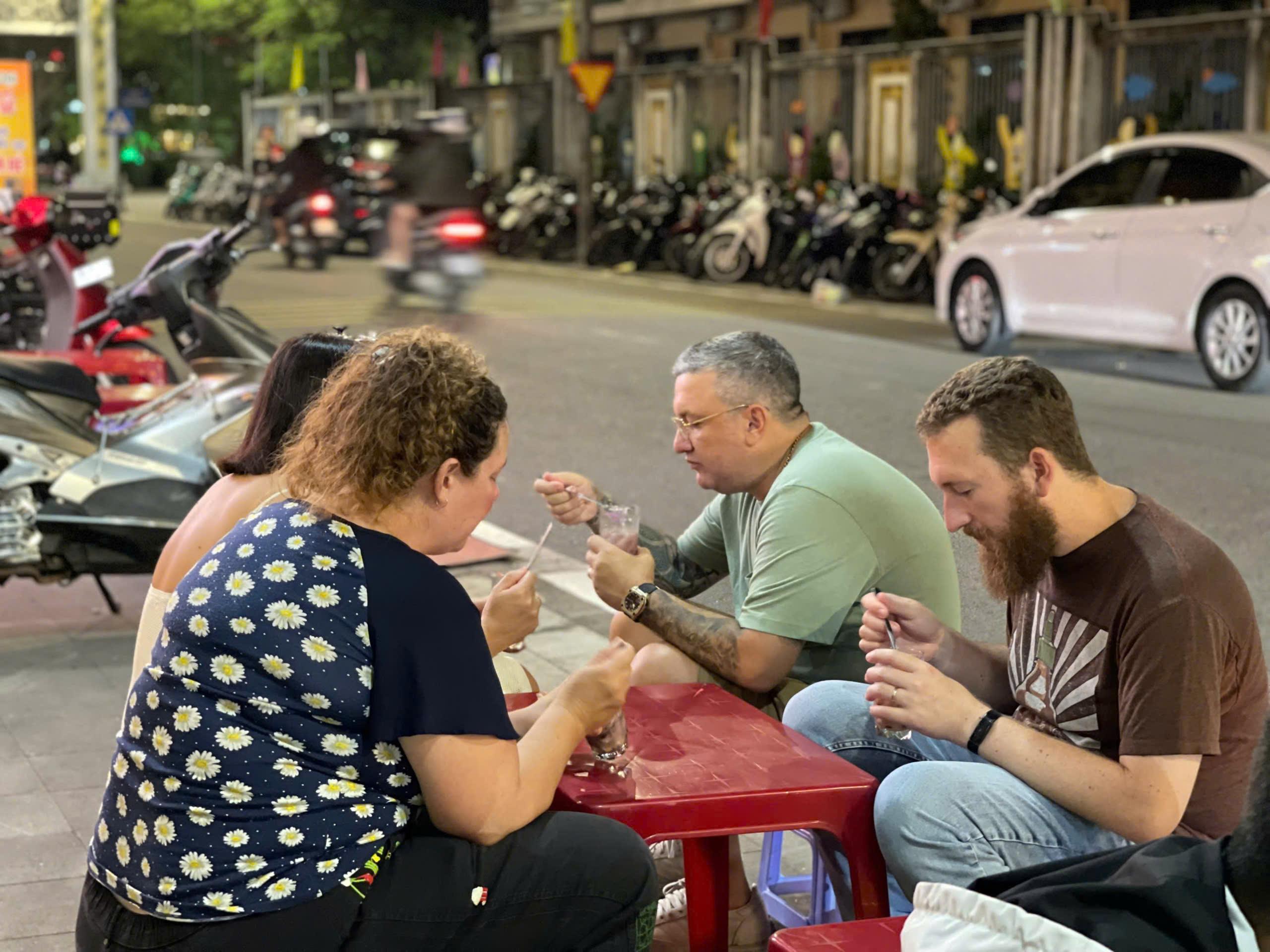 street food tour in Hue — photo 15