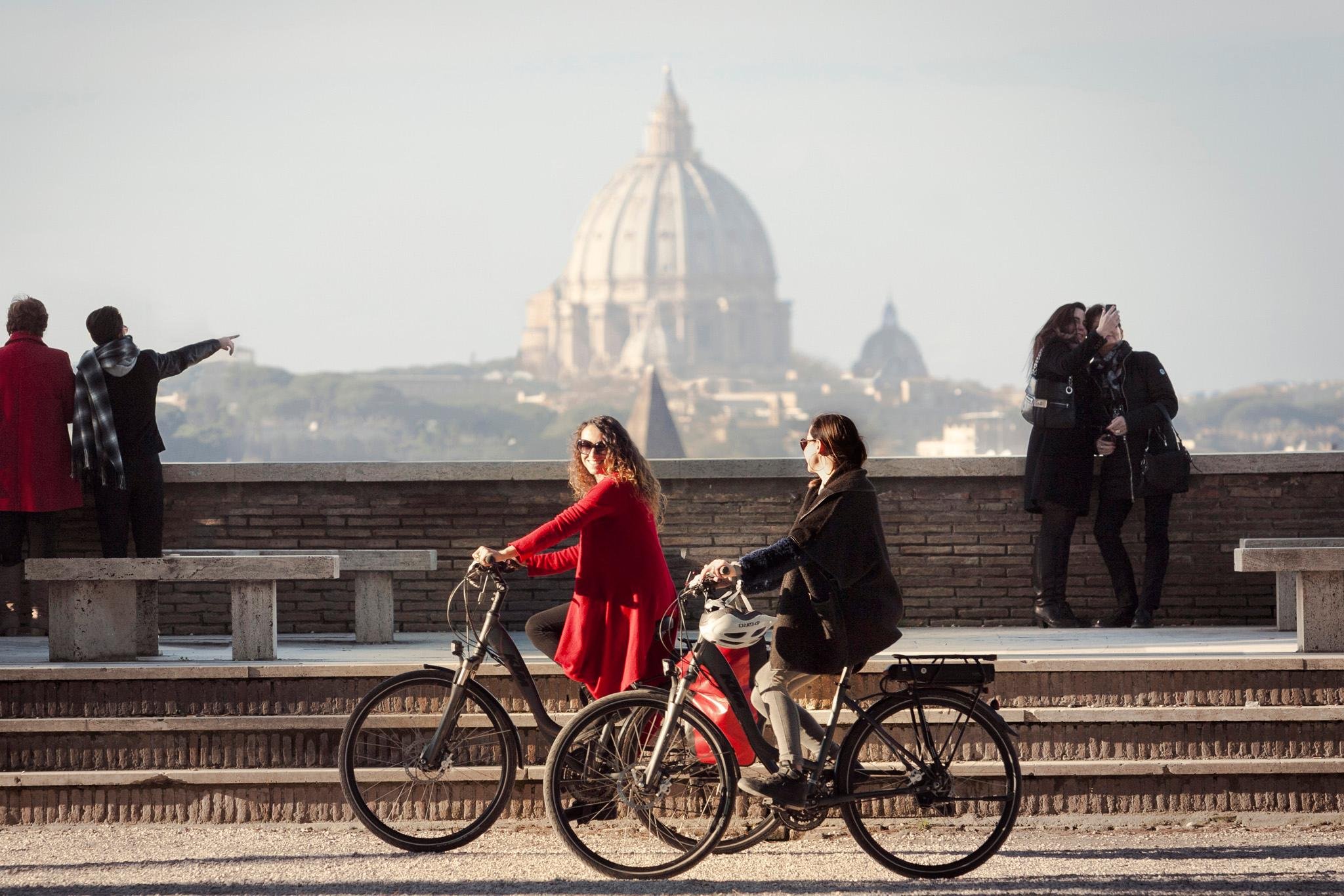 Rome e-bike tour city highlights cycling Tiber — image 7