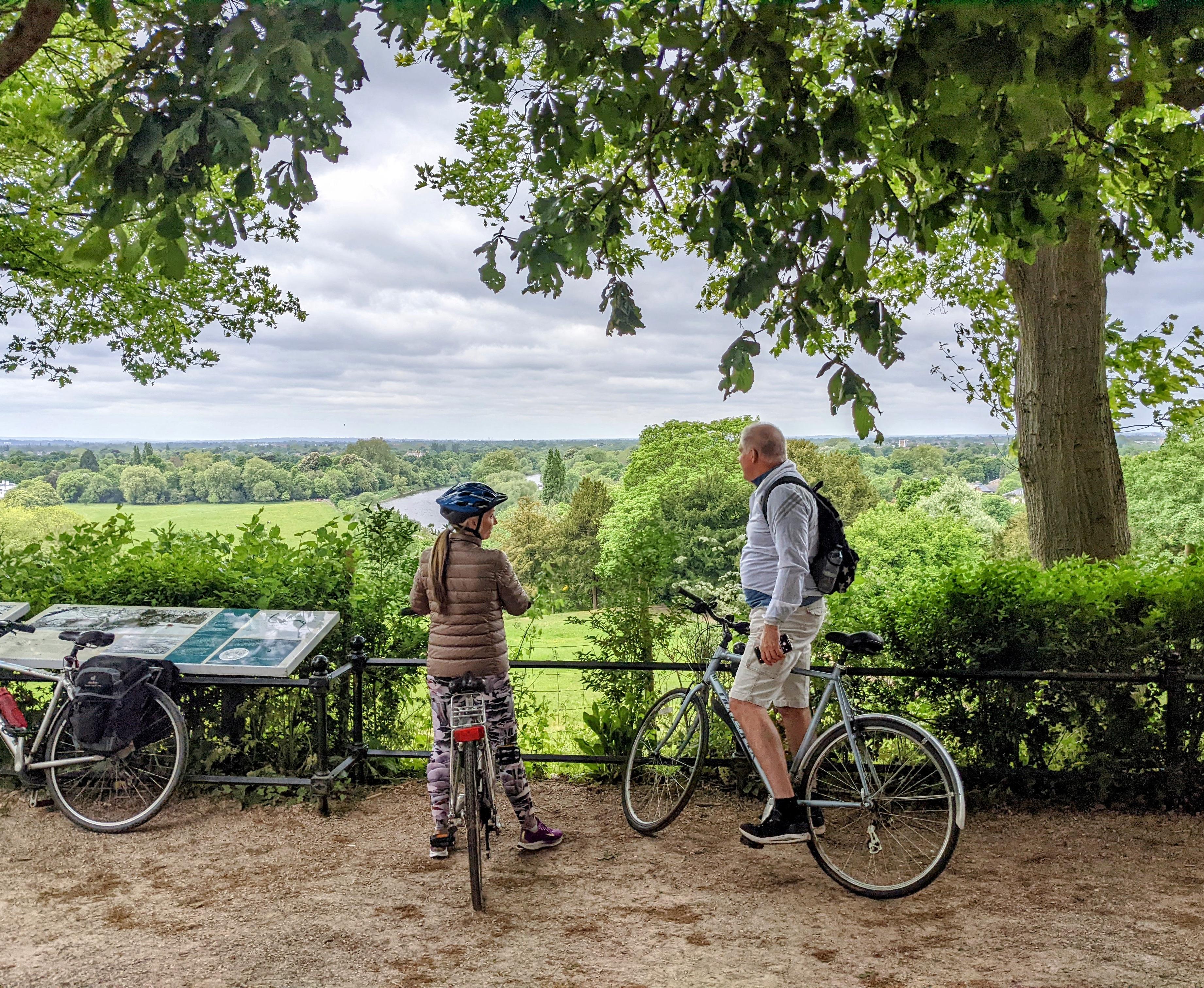 London Royal Deer Park & Thames Cycling Adventure