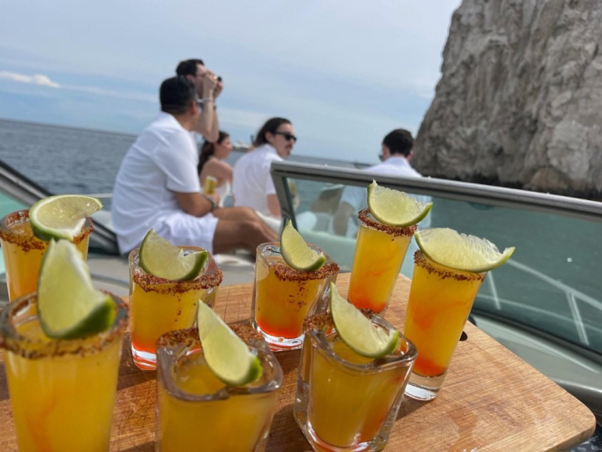 Cabo Private Yacht Experience: Arch, Snorkeling & Gourmet Bites
