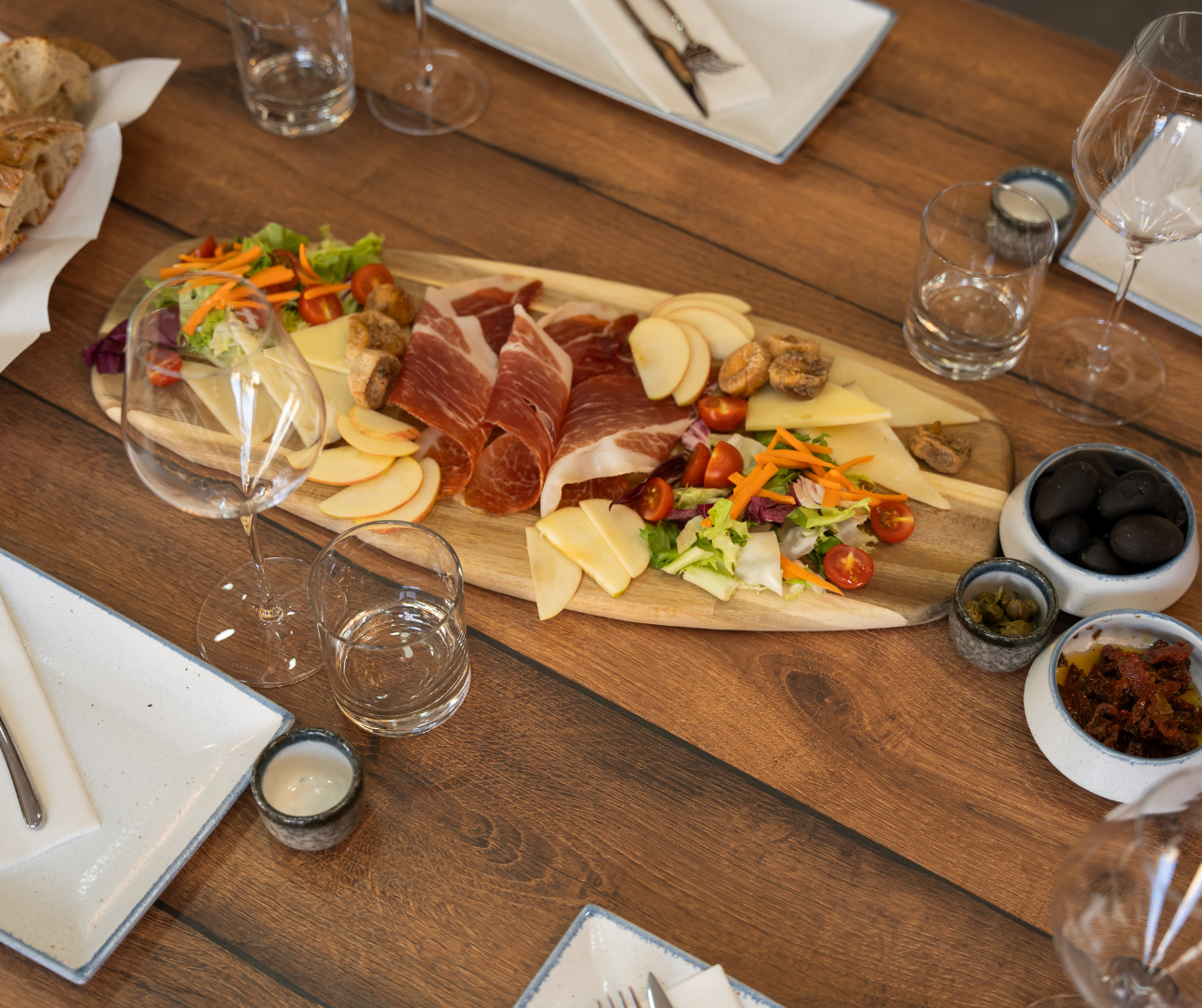 Split & Sip: Expert-Led Educational Wine Tasting