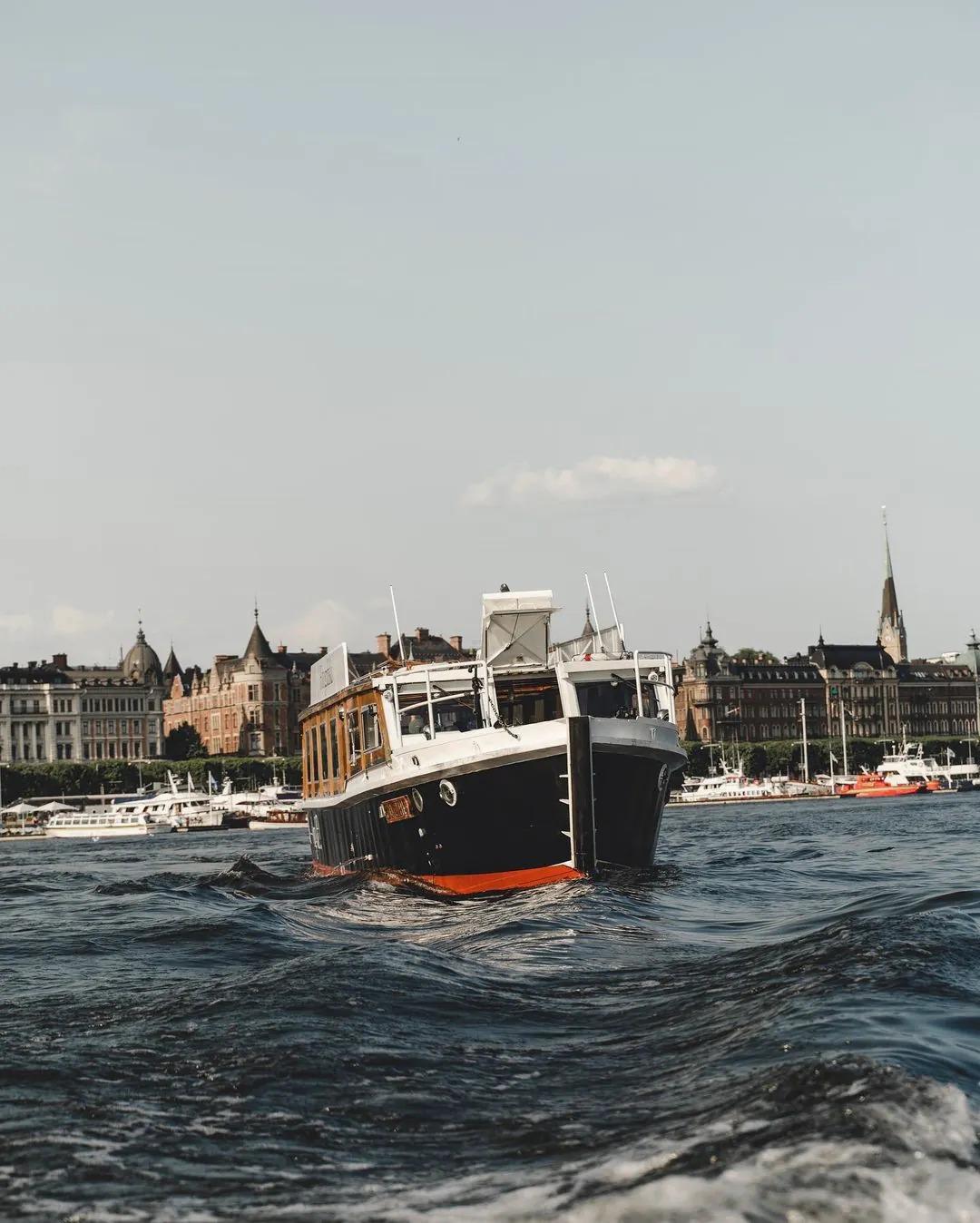 Electric Winter Boat Tour Through Stockholm & Archipelago