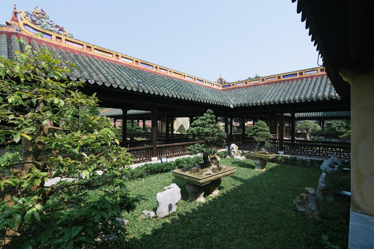 Customizable Hue Imperial City & Royal Tombs Private Tour