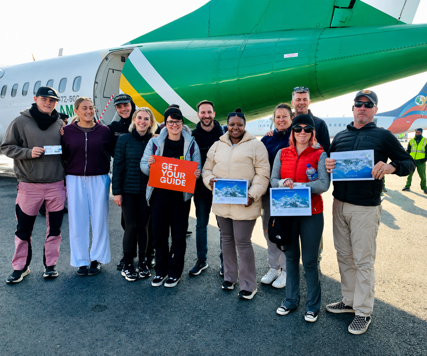 Kathmandu: Everest Scenic Flight or Helicopter Landing Tour