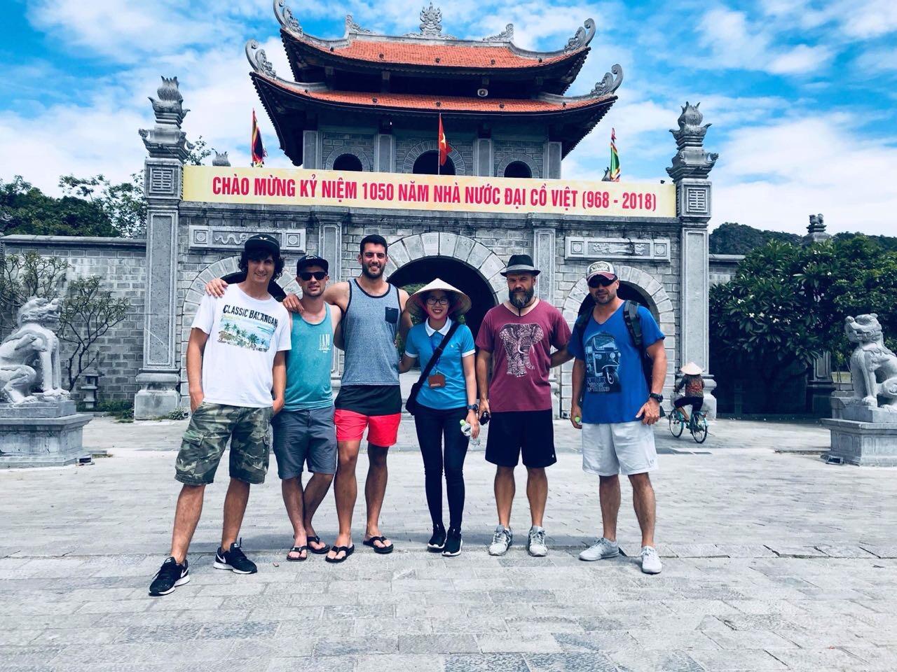 Hoa Lu, Mua Cave & Tam Coc or Trang An Day Tour from Hanoi