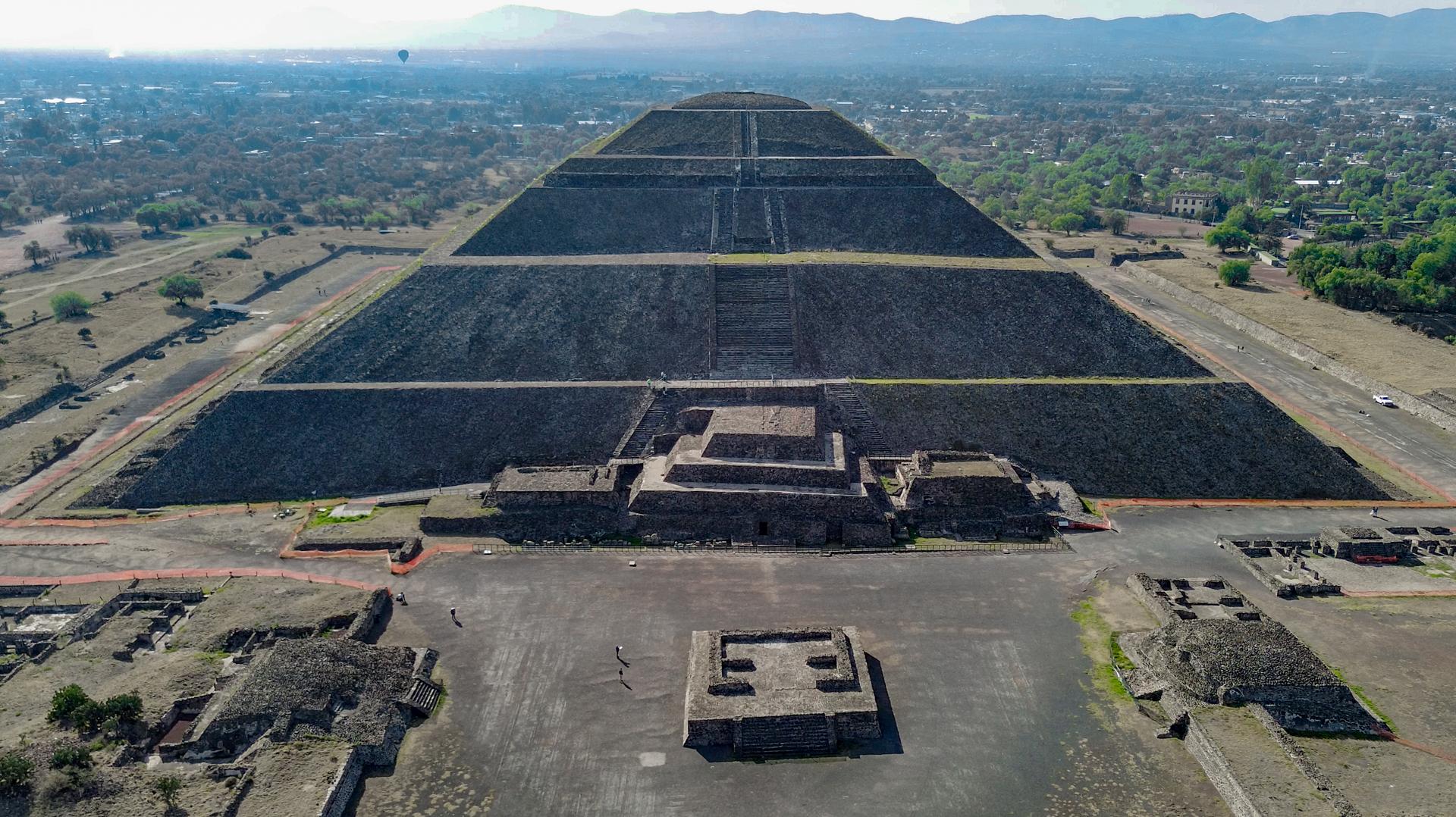 Private Teotihuacan Archaeological Tour with Expert Guide