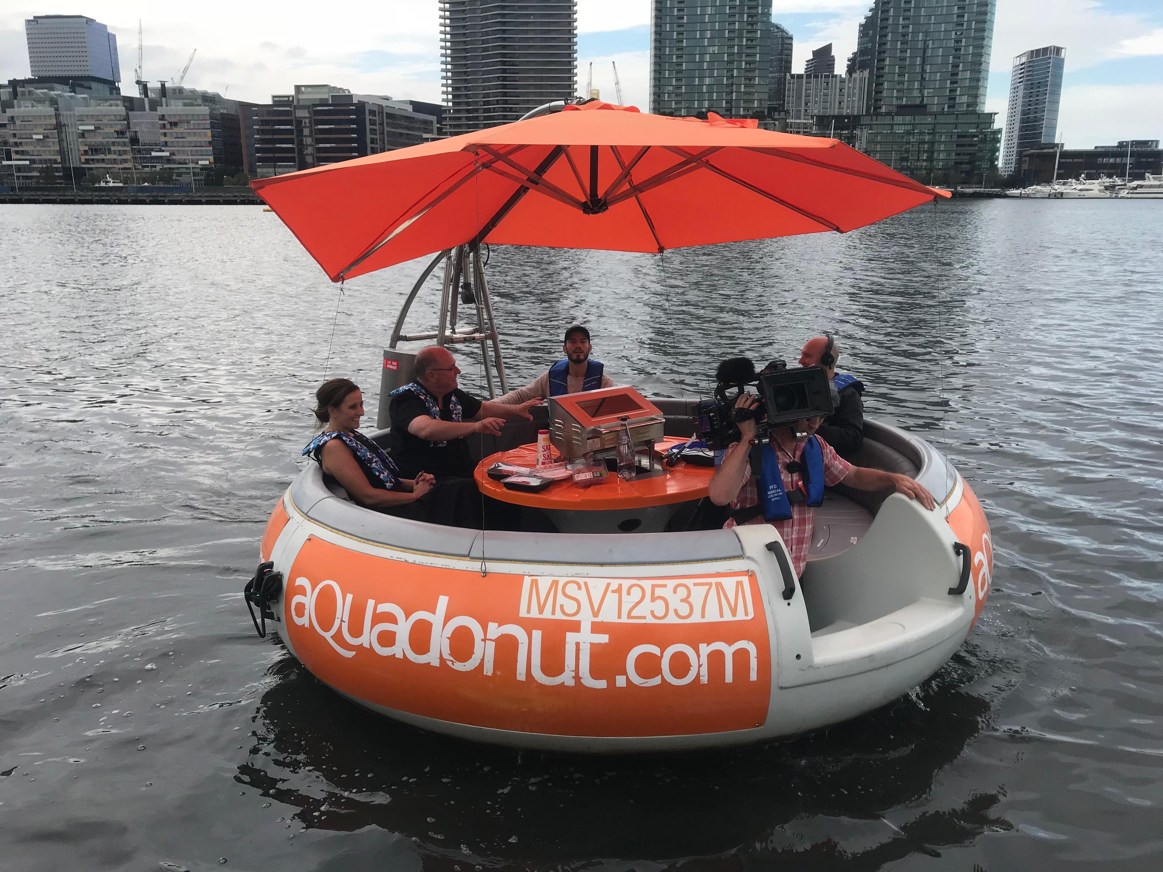 Melbourne: Aqua Donut Self-Drive BBQ Boat Rental