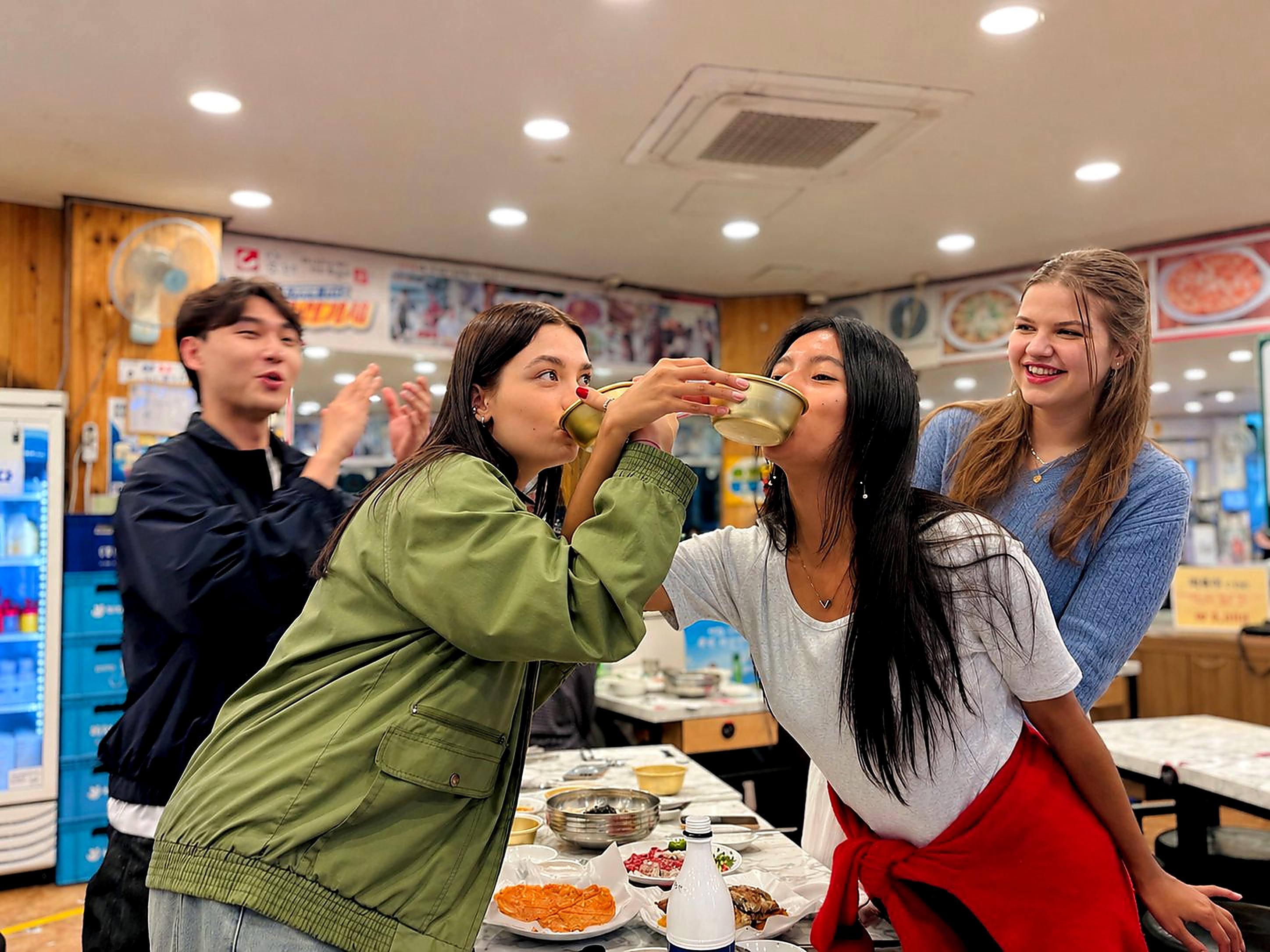 Seoul After Dark: Palace, Street Food & Temple Night Tour