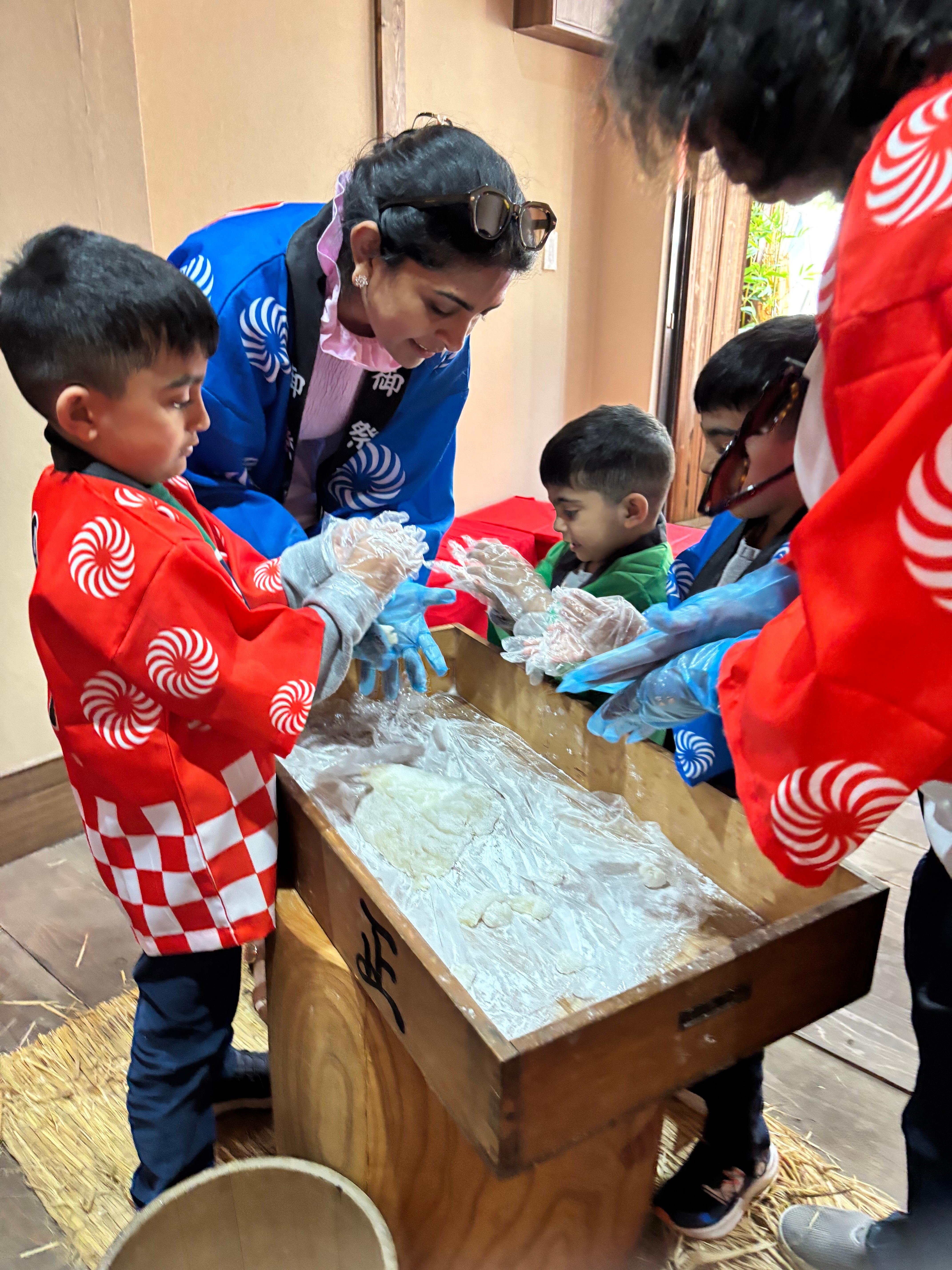 Osaka Traditional Mochi Pounding Workshop & Tasting