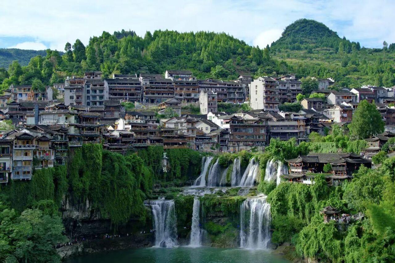 Zhangjiajie Full-Day Trip: Avatar Mountains, Glass Bridge & Furong Town