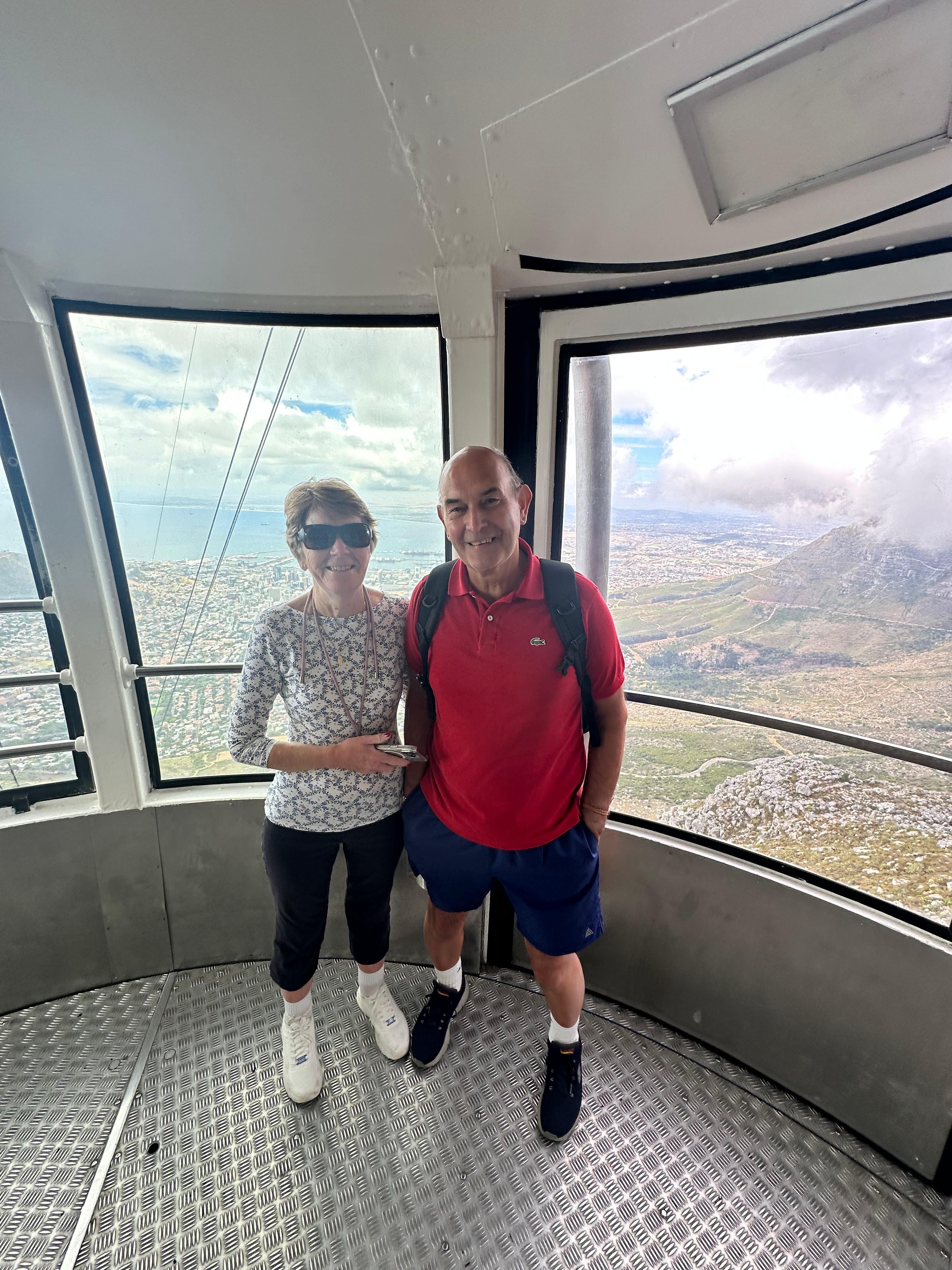 Cape Town Highlights: Table Mountain & Boulders Beach Full-Day Tour