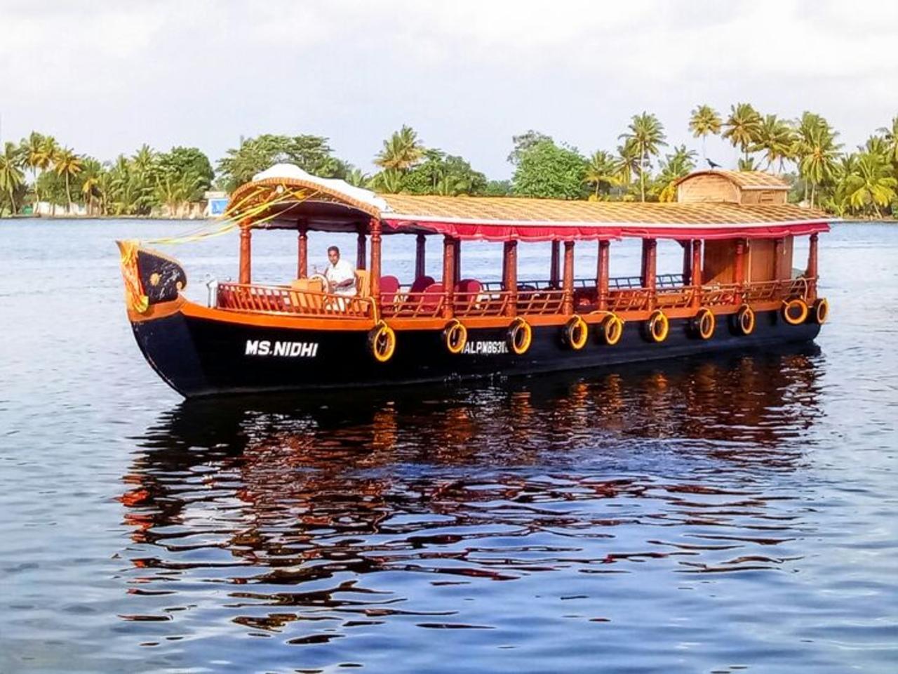 Private Kerala Highlights: Alleppey Backwaters & Fort Kochi Tour