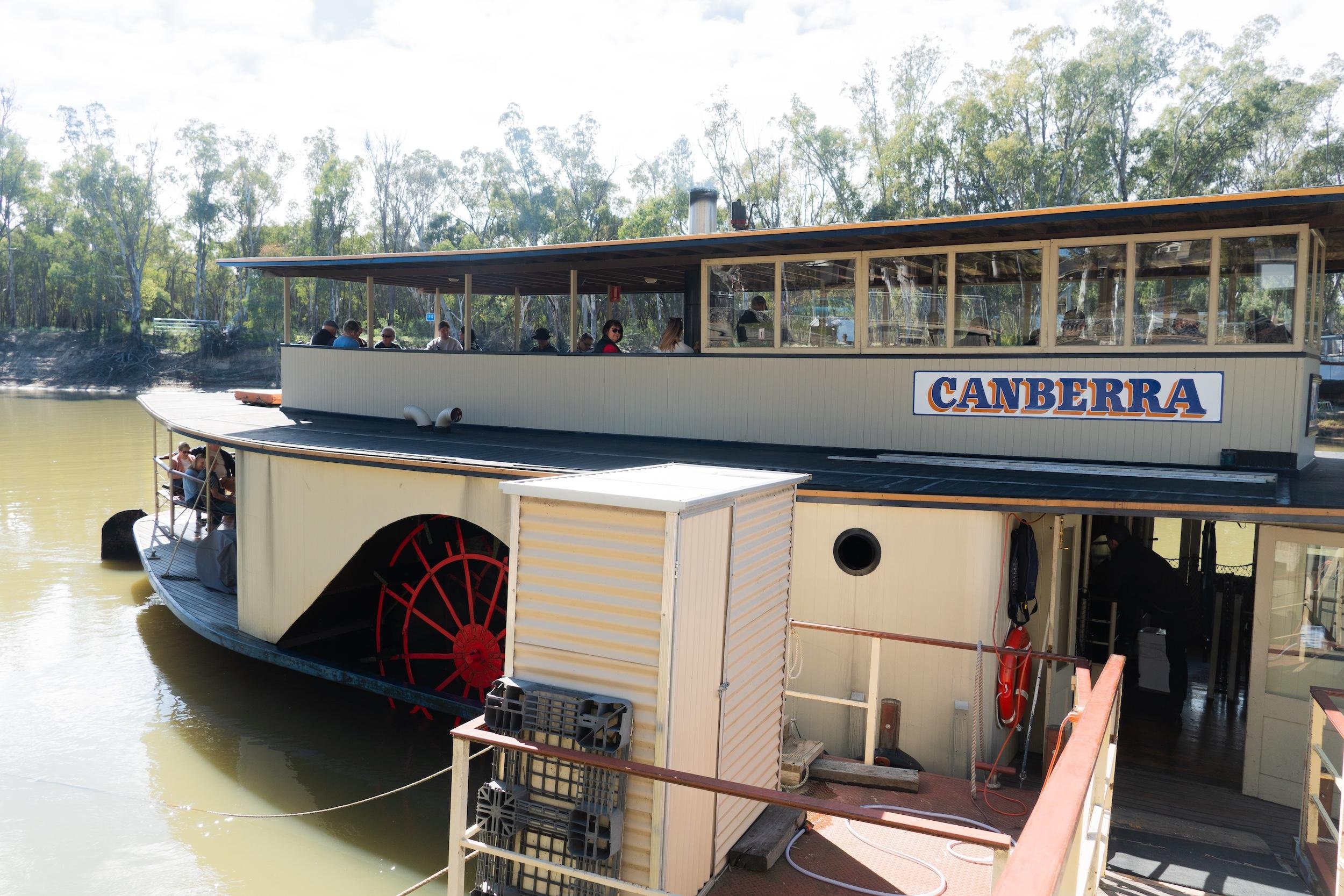 Murray River Heritage Cruise & Regional Victoria Wildlife Day Trip