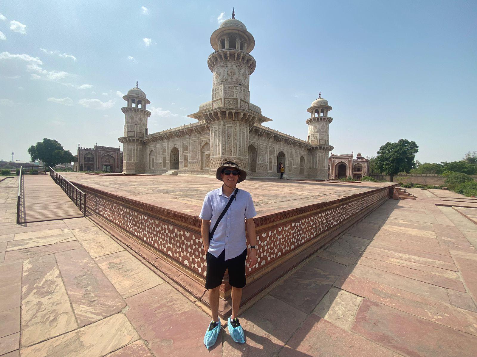 Delhi to Taj Mahal Sunrise & Agra Fort Private Day Tour
