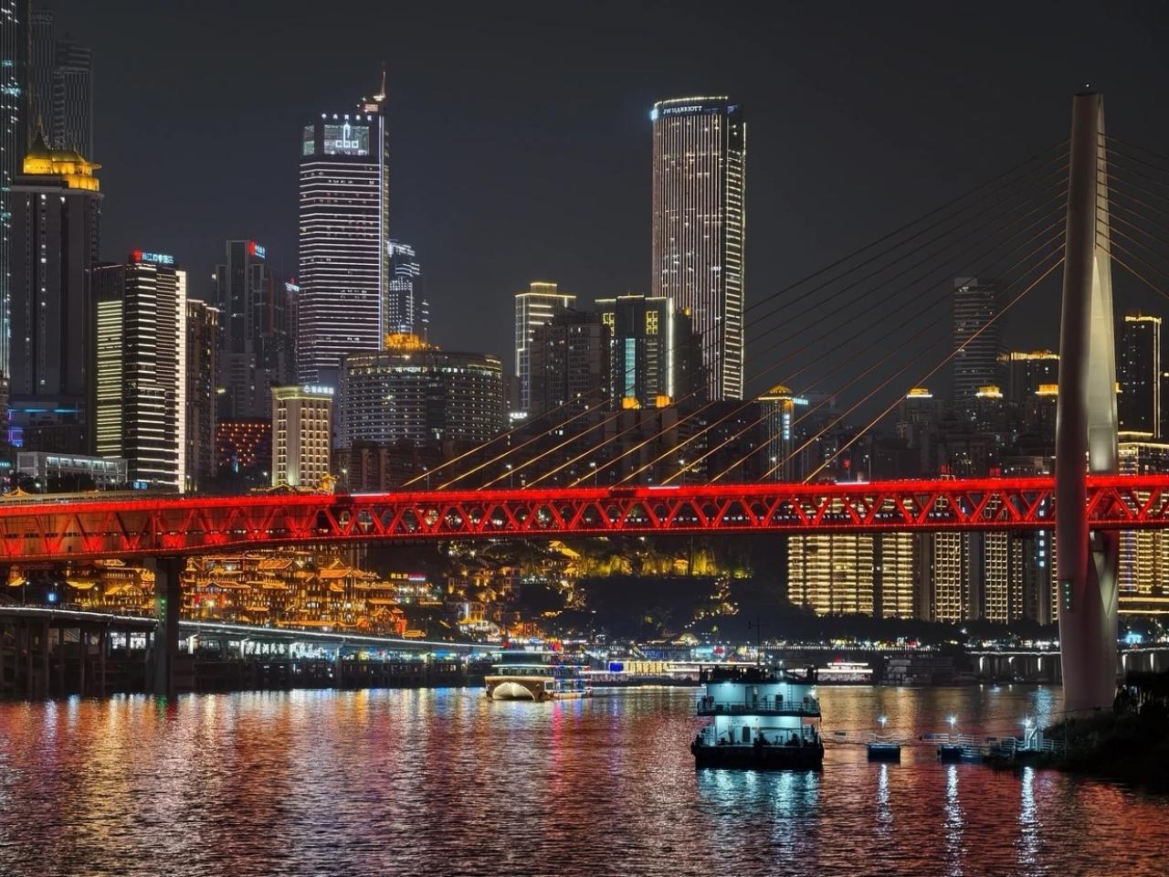 Chongqing Night Cruise & Sichuan Opera Face-Changing Performance