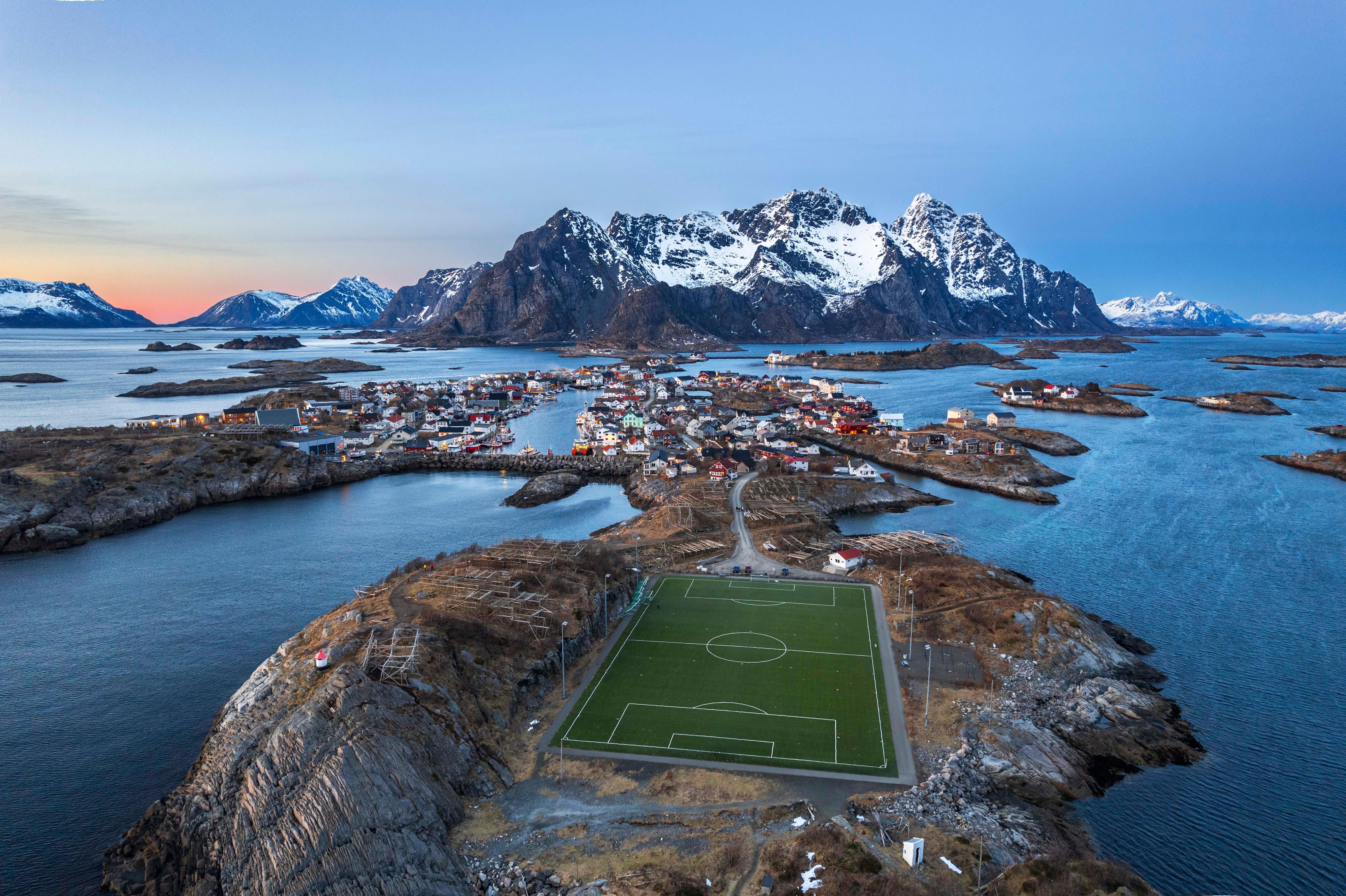 Lofoten's Top 9 Scenic Highlights Full-Day Tour