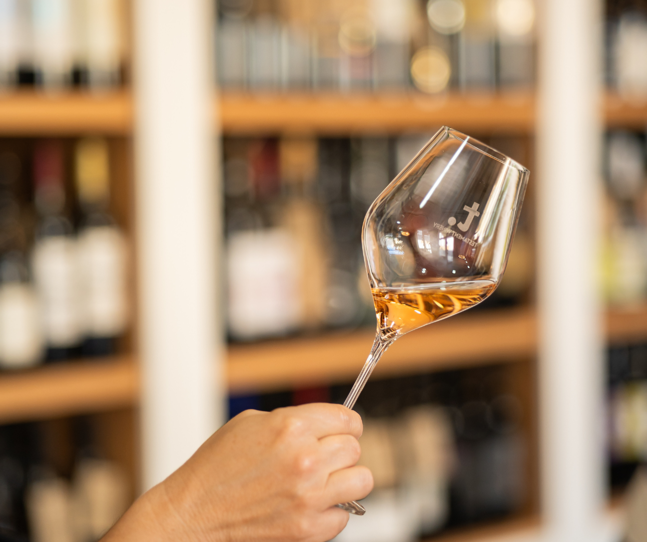 Split & Sip: Expert-Led Educational Wine Tasting