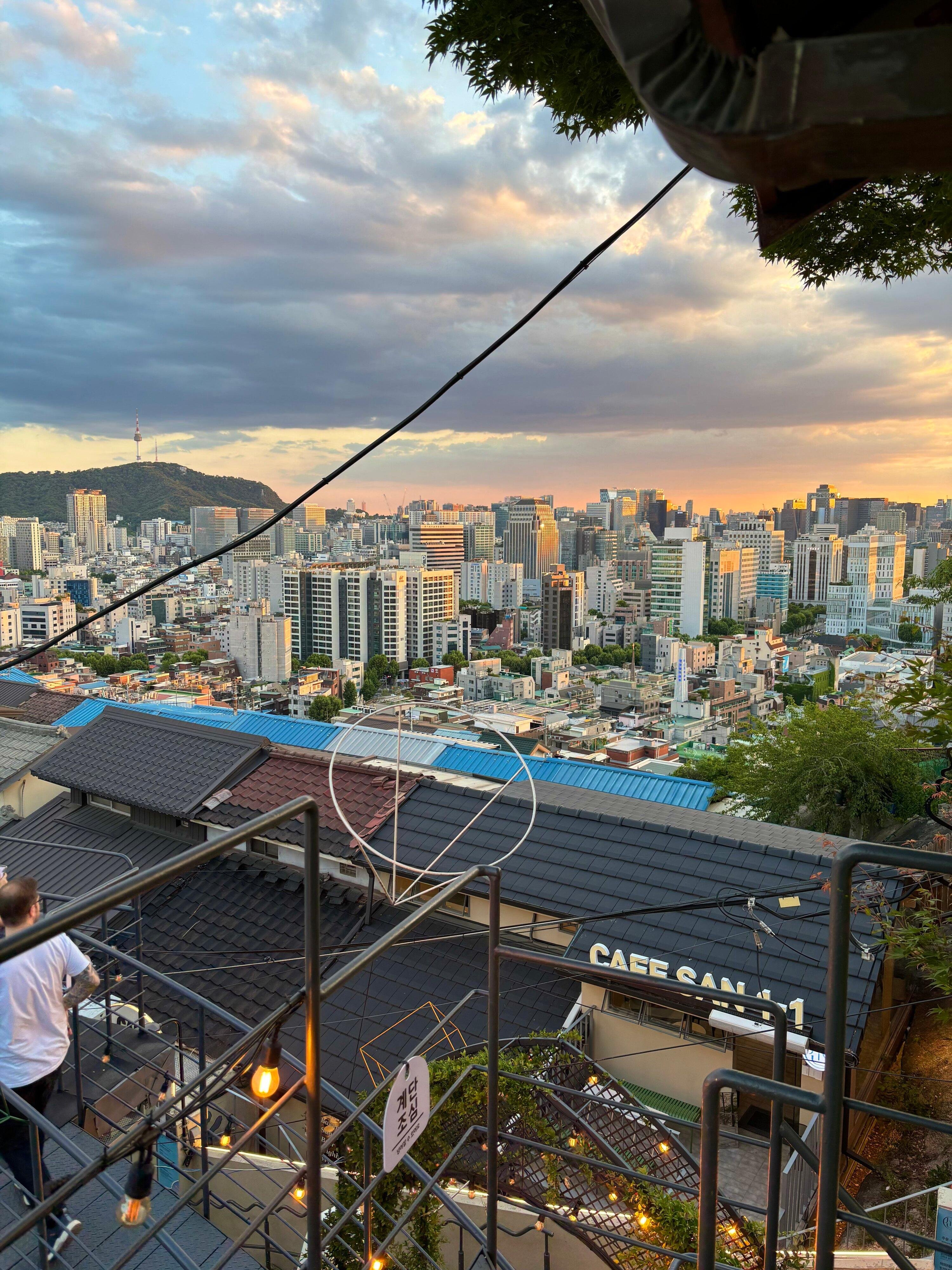 Seoul Sunset Wall Hike & Korean Dinner