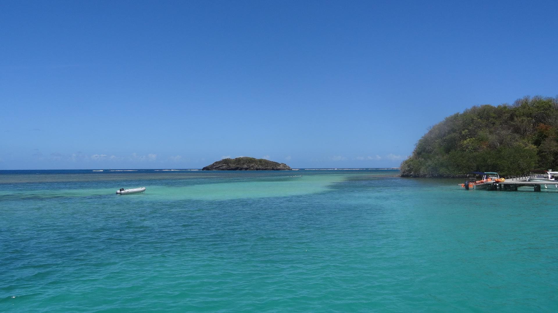 François Lagoon Island Discovery