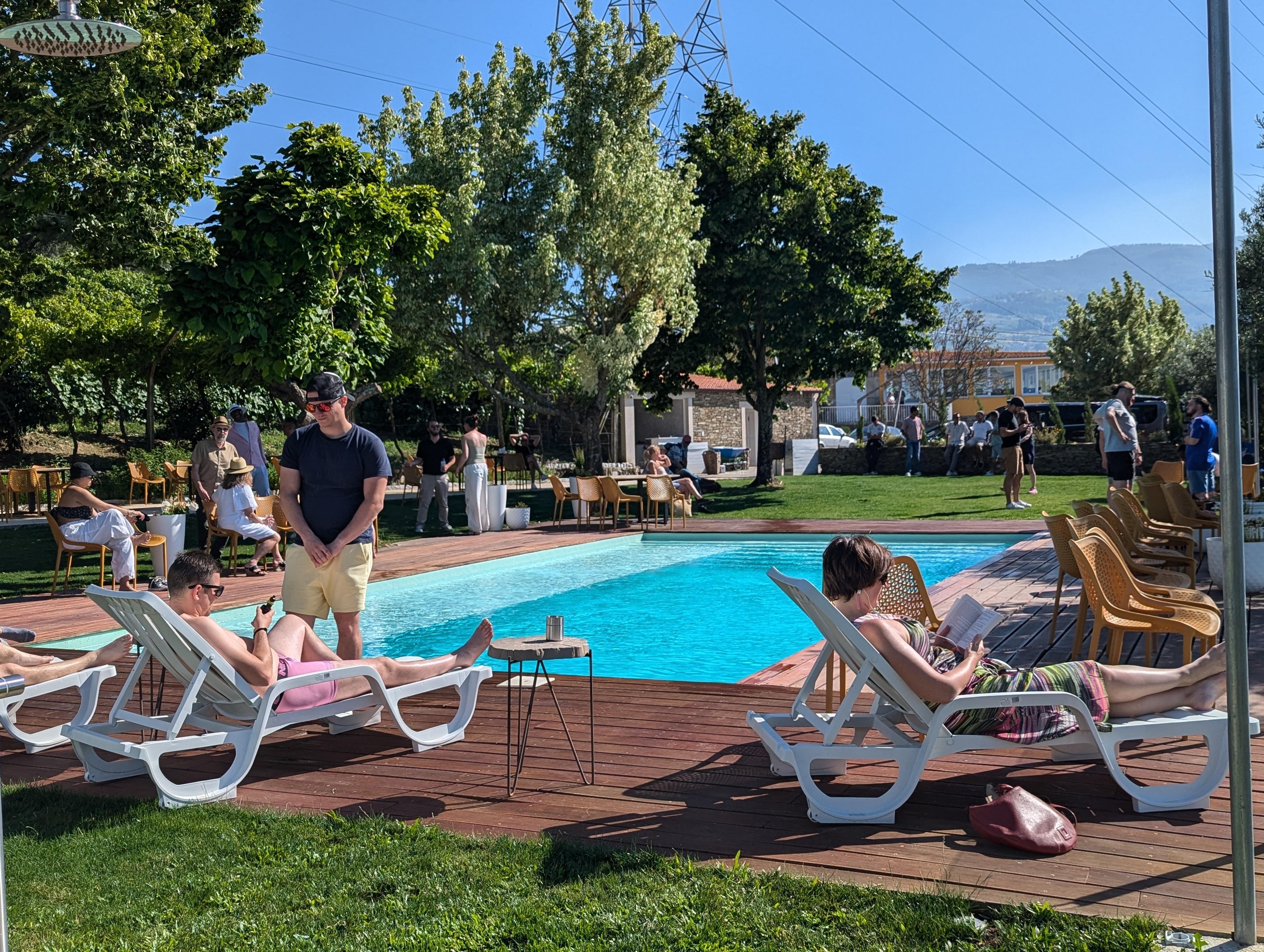 Porto: Douro Valley & Vinho Verde Day Tour with Tastings, Lunch & Boat Cruise