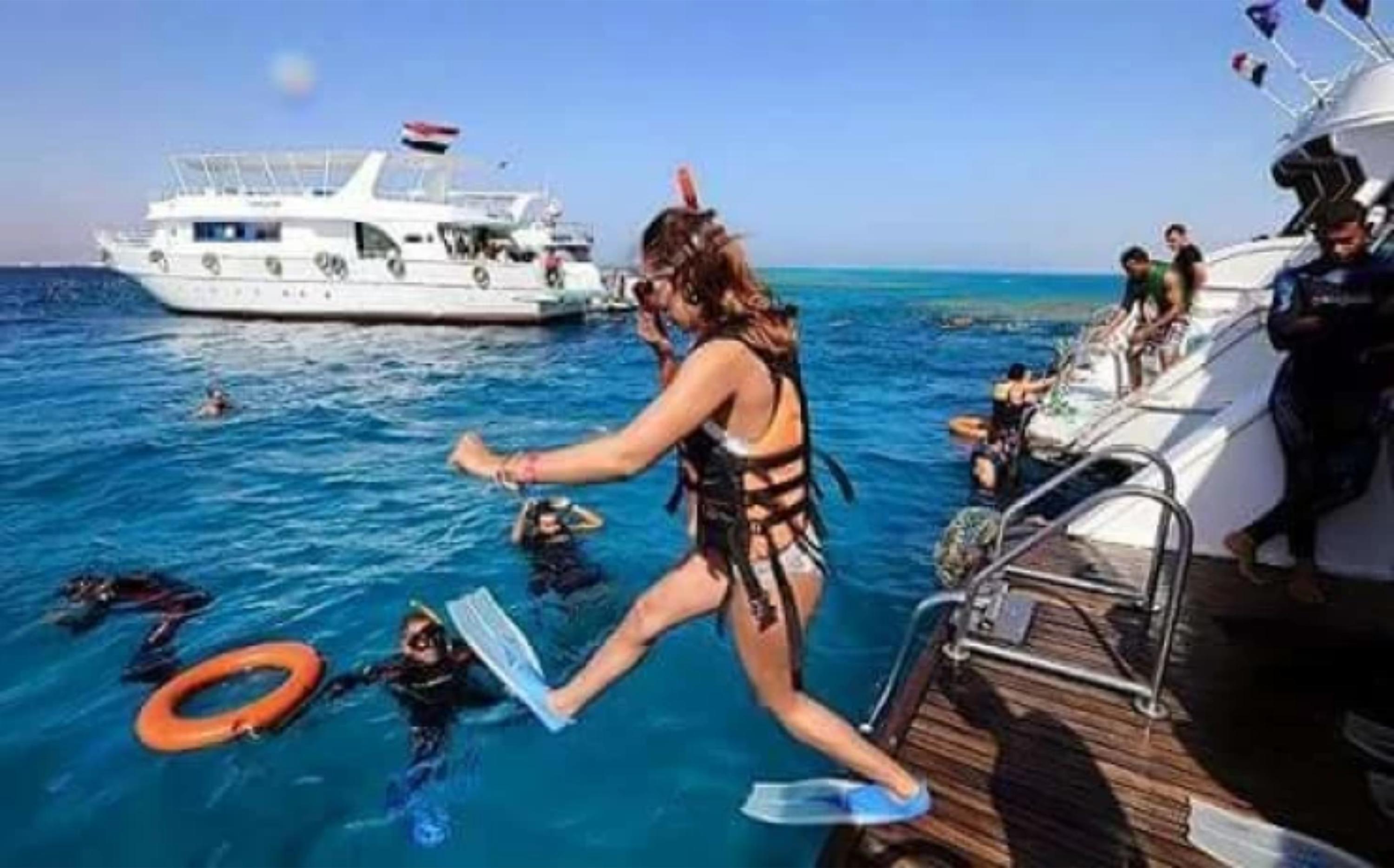 Tiran Island Snorkel & Dive Cruise from Sharm El-Sheikh with Buffet Lunch