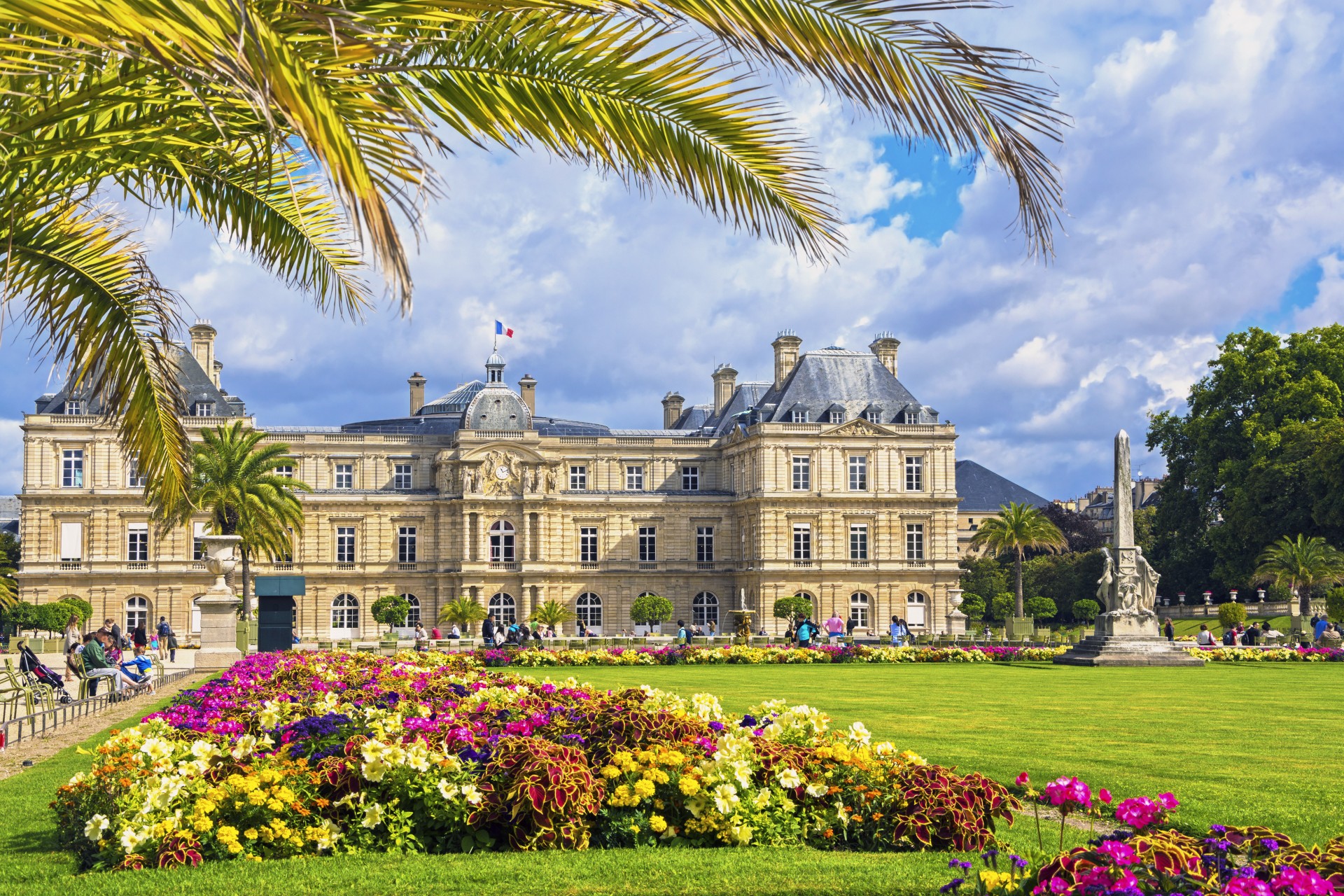 Private Luxembourg Gardens Tour with Panthéon Tickets