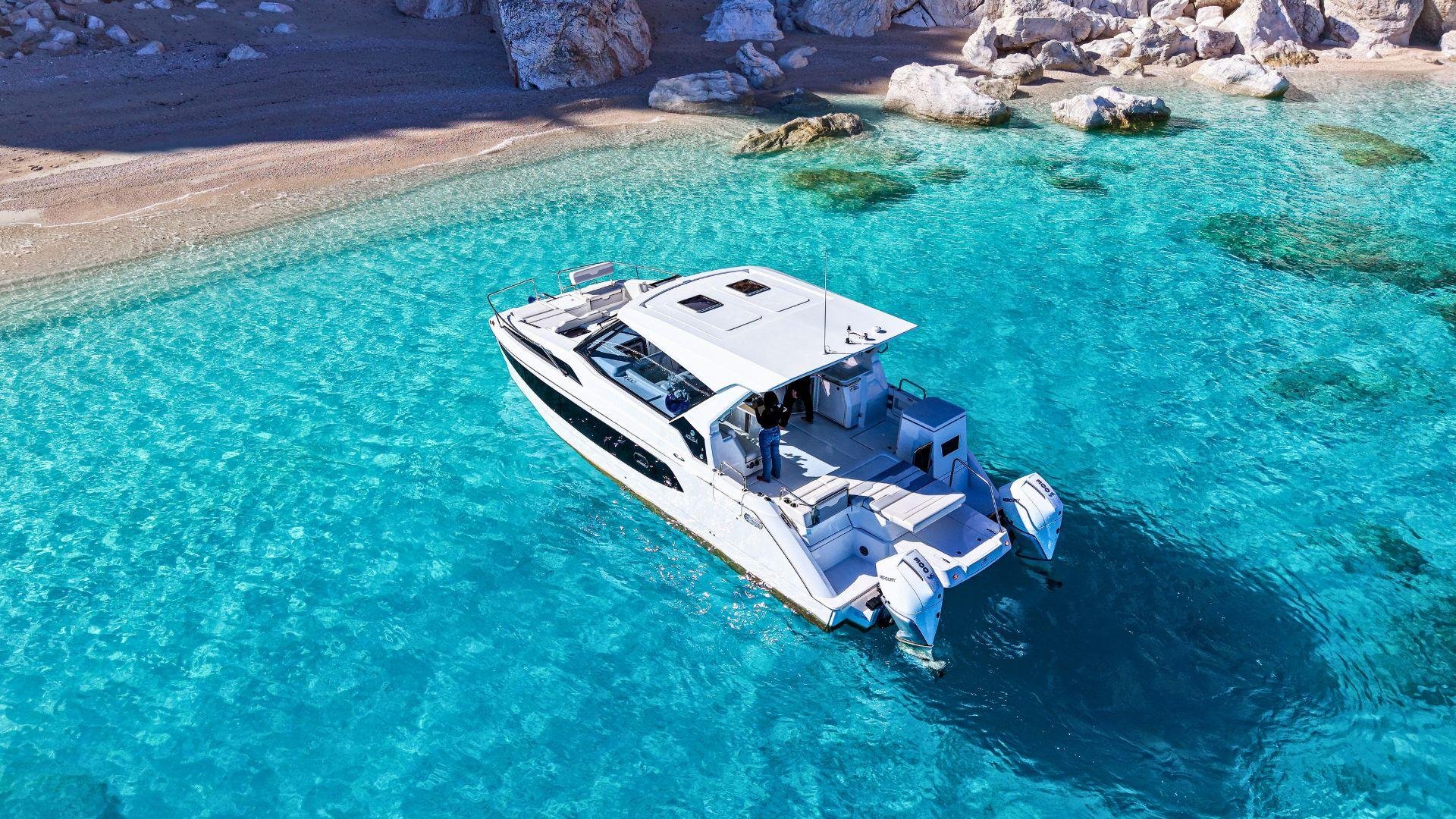 Cala Gonone: Gulf of Orosei Catamaran Cruise with Aperitif