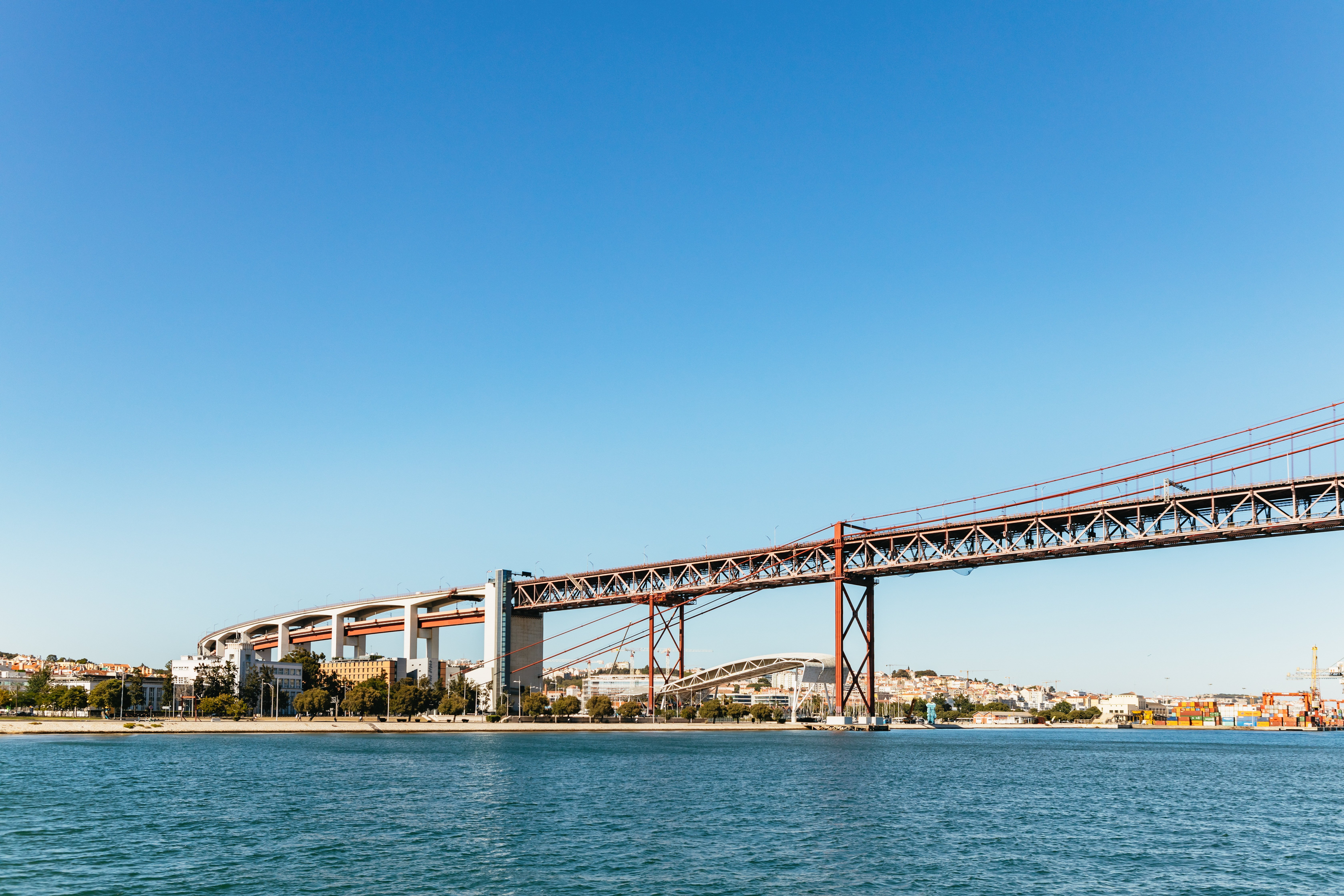 Lisbon 72/96-Hour Hop-On Hop-Off Bus, Tram & Boat Pass