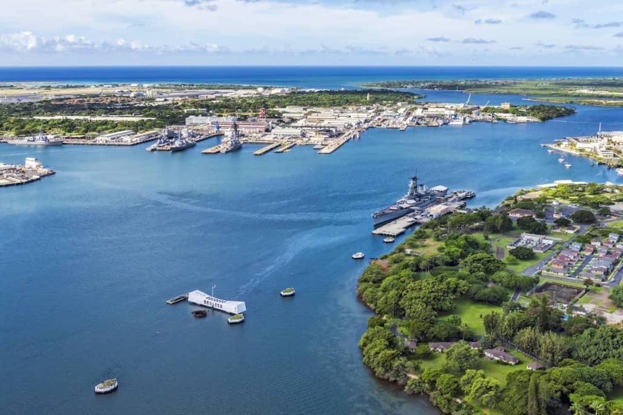 Pearl Harbor Battleship Missouri & Helicopter Adventure