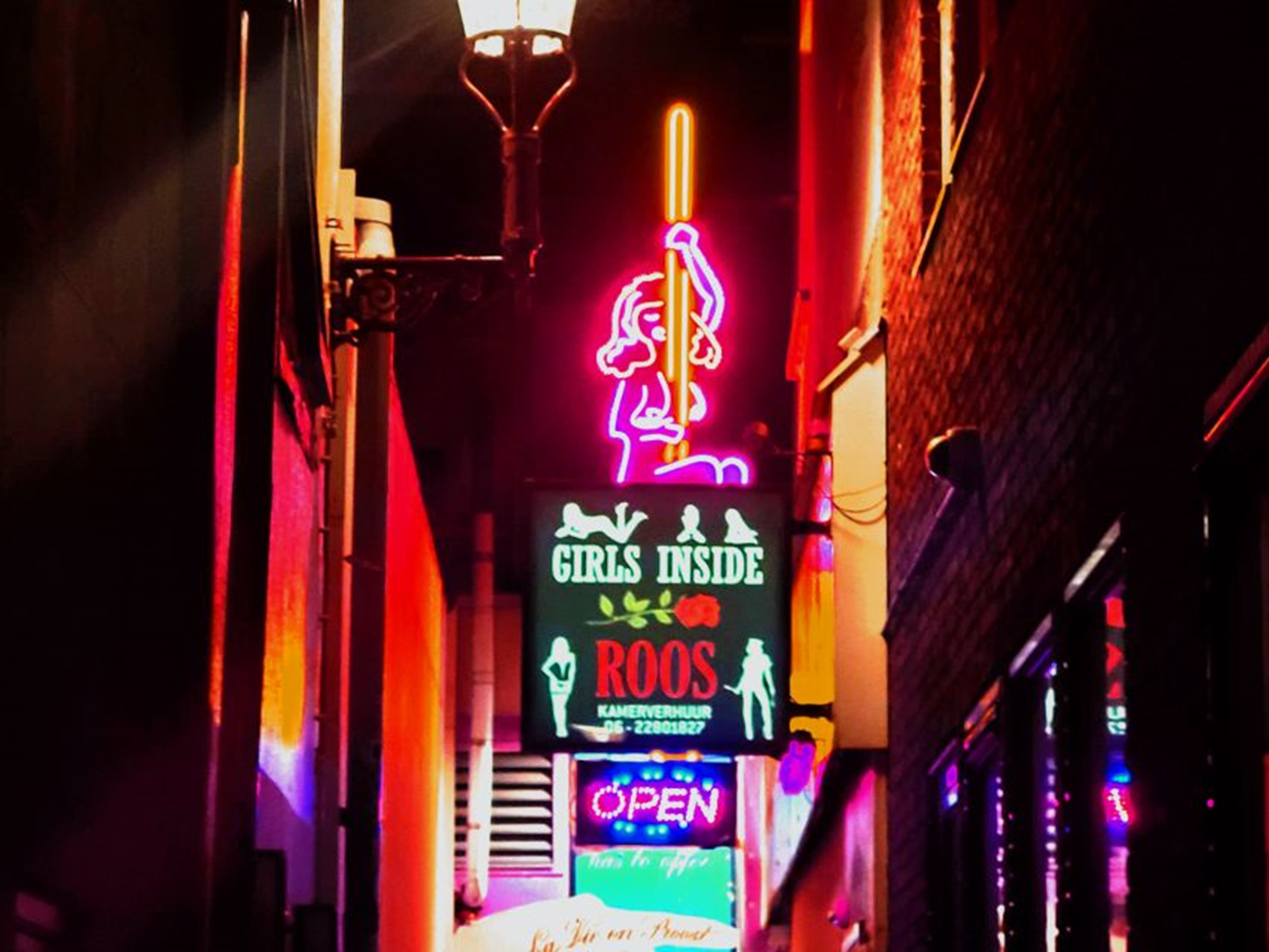 Red Light District Walking Tour with Coffeeshop Culture