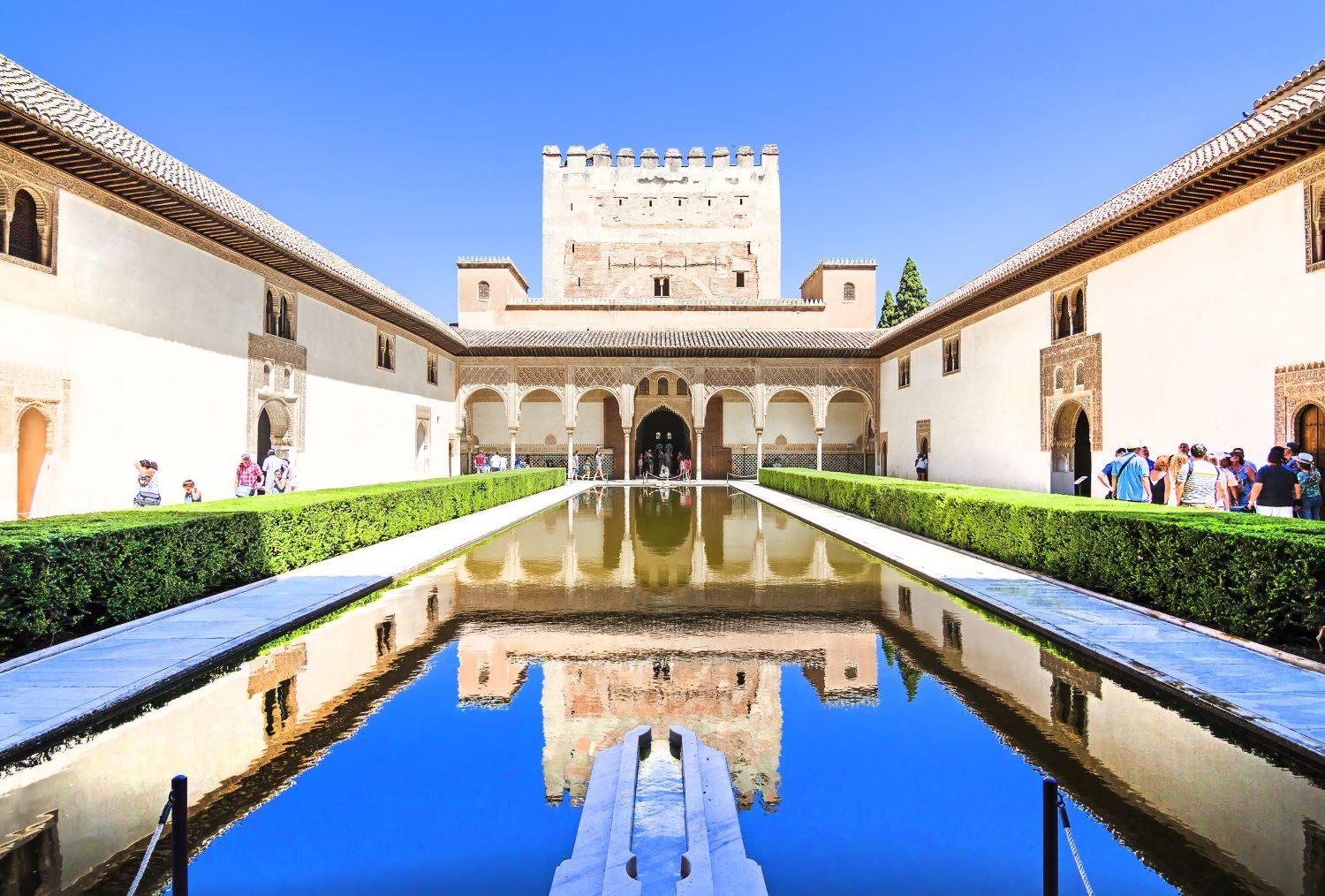 Granada: Alhambra, Nasrid Palaces & Gardens guided Tour