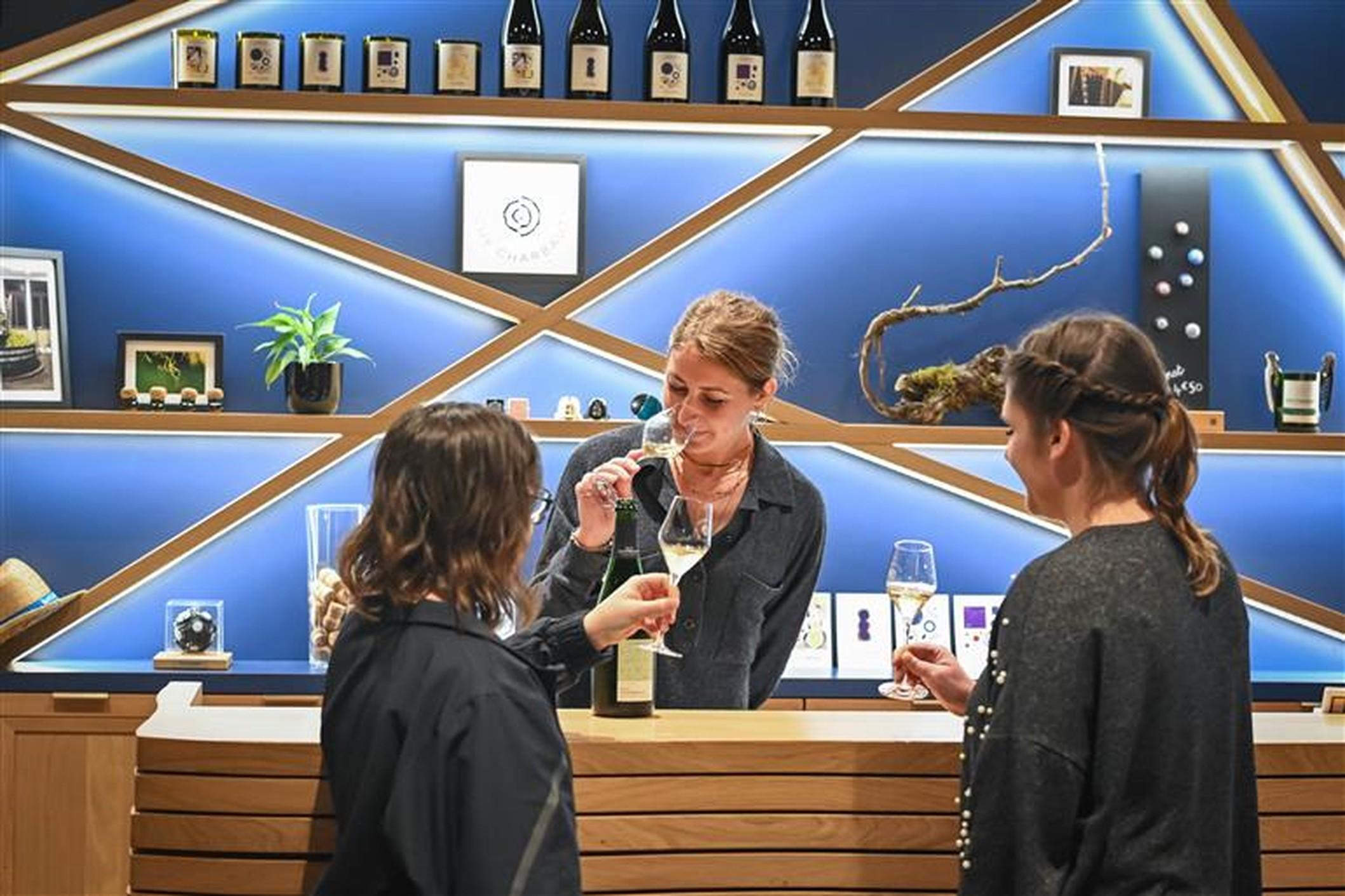 Epernay Family Winery Tour & Champagne Tasting