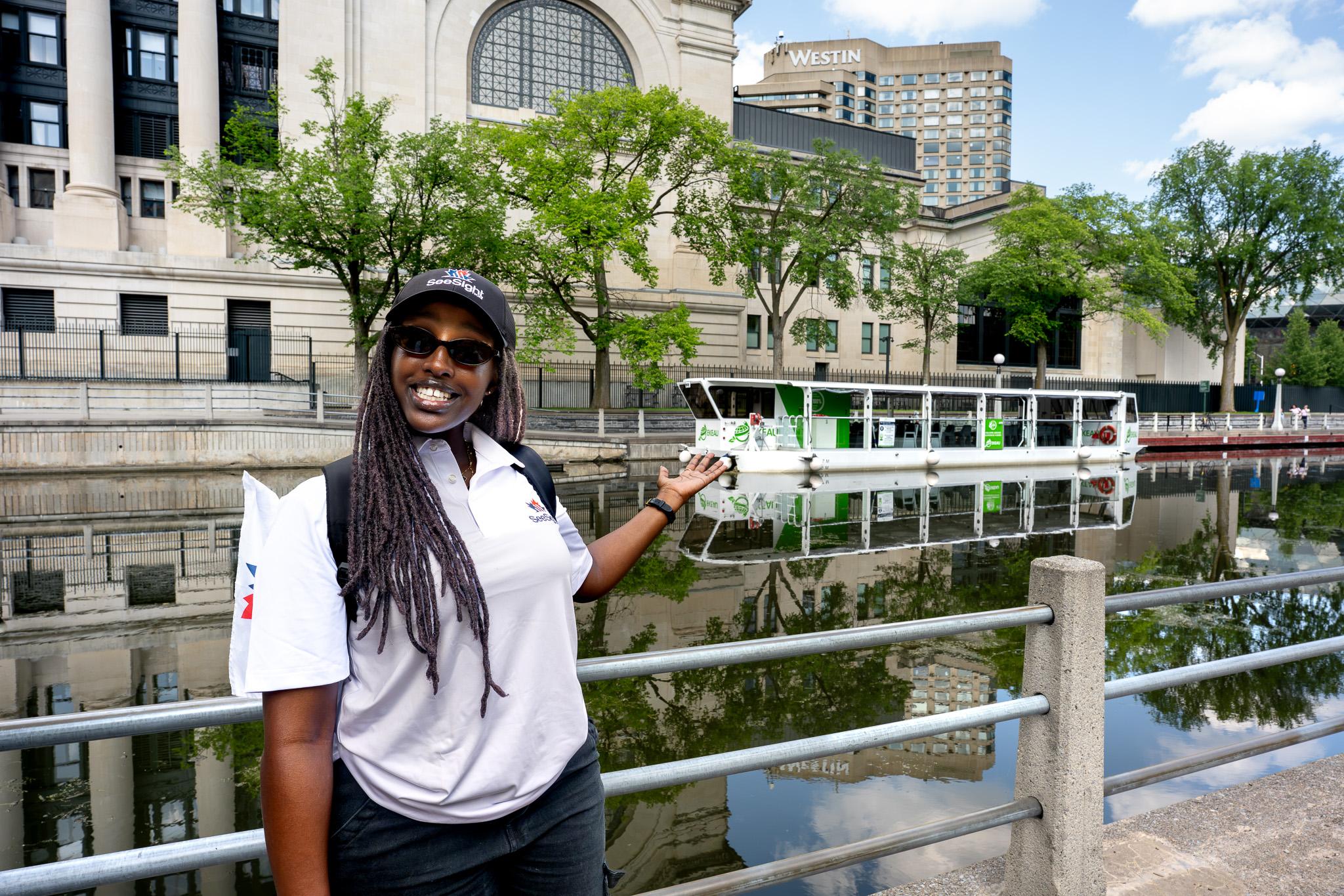 Ottawa Small-Group City Tour with Rideau Canal Cruise