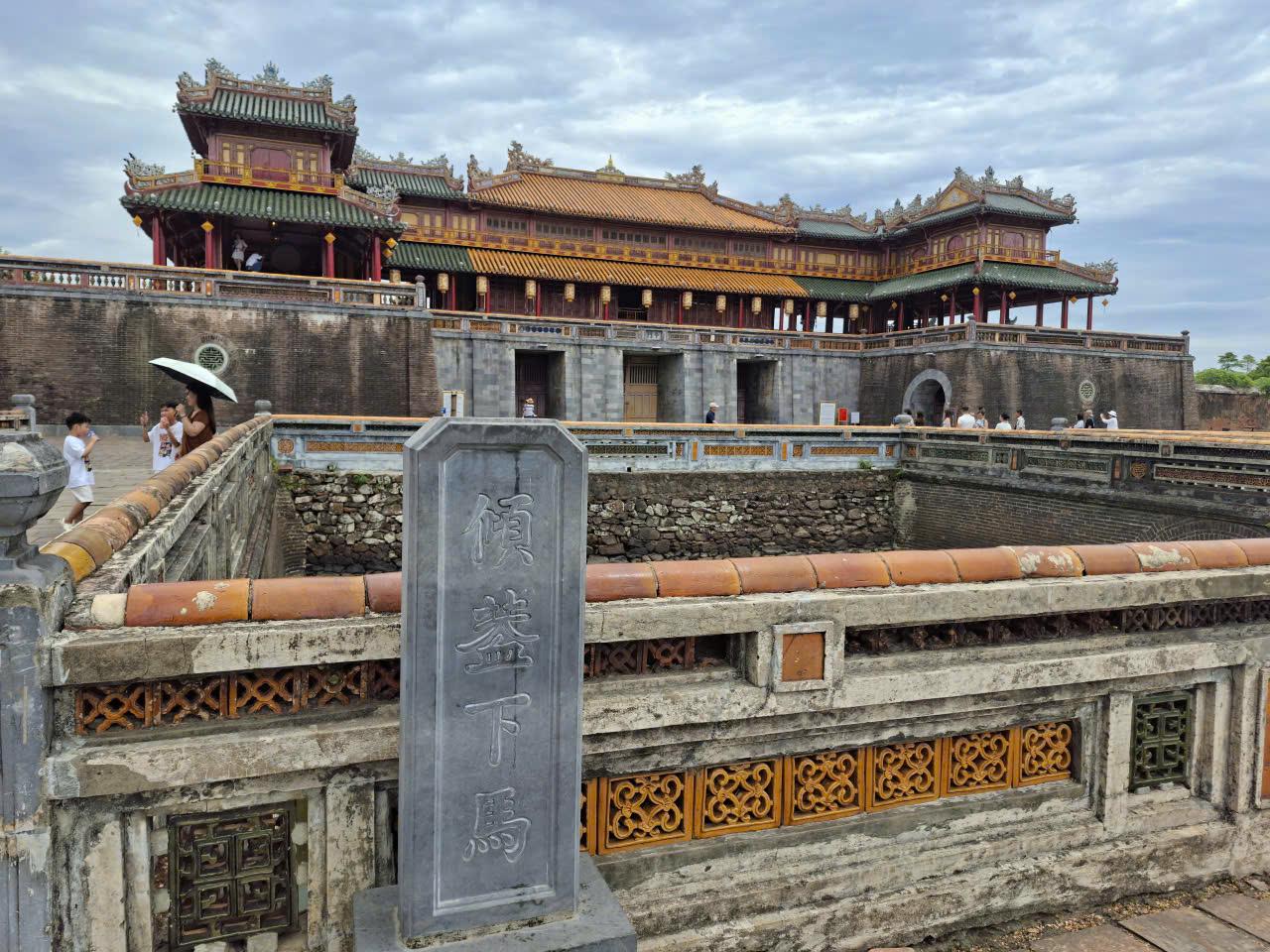 Private Hue Day Trip via Hai Van Pass