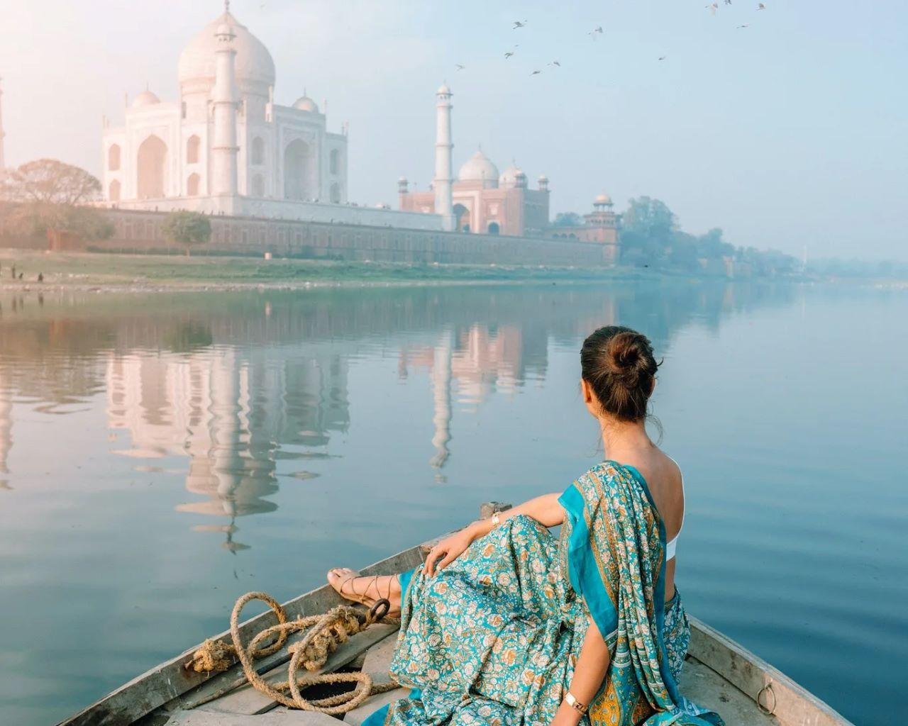 Delhi to Taj Mahal Private Luxury Day Tour