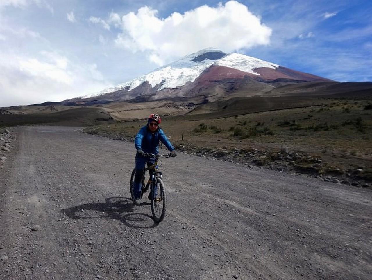 Cotopaxi Volcano & Limpiopungo Lagoon Day Trip from Quito