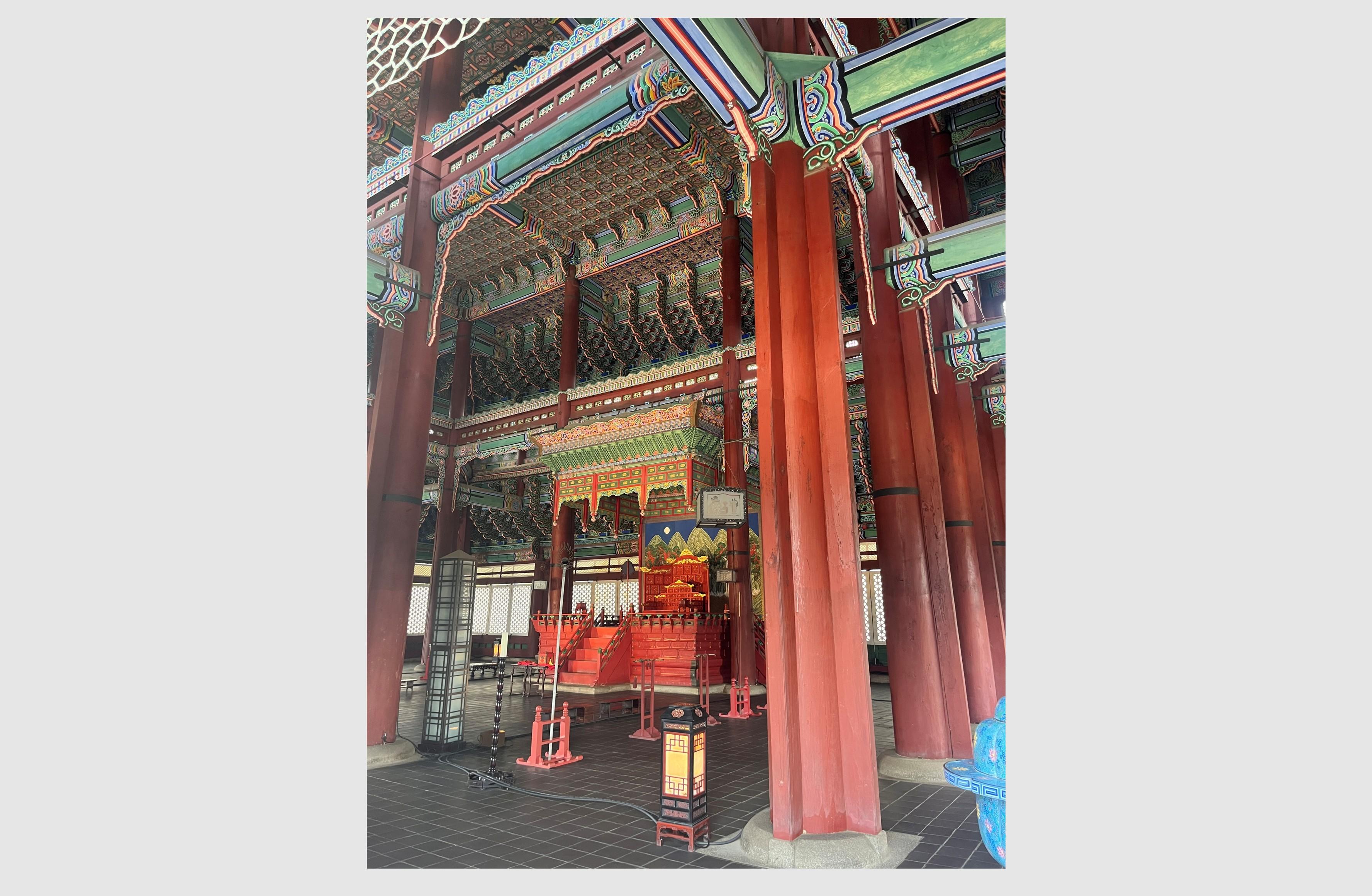 Seoul Private Luxury Vehicle Tour (English & Spanish Guide)