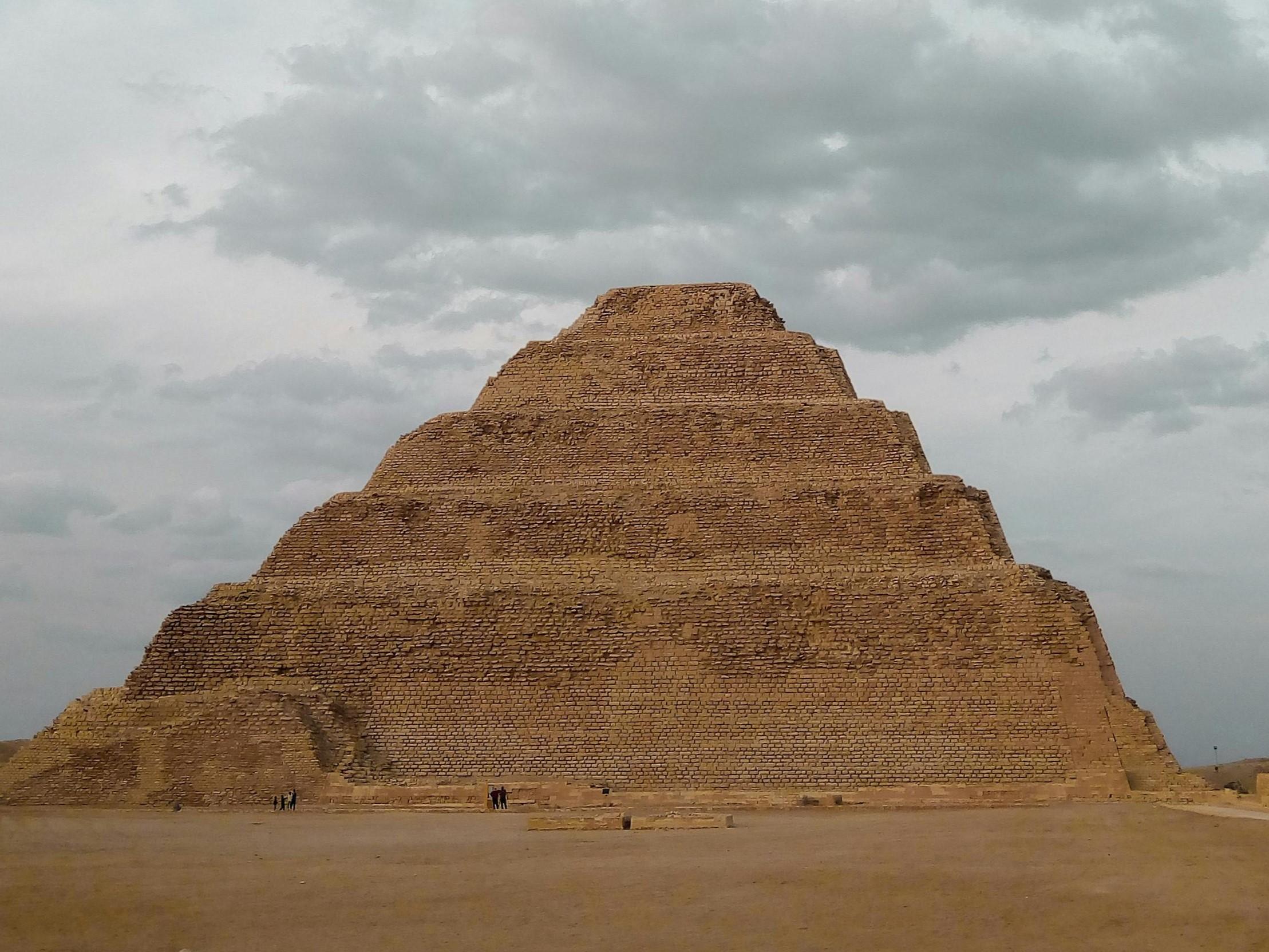 Giza Pyramids, Memphis & Sakkara Full-Day Discovery