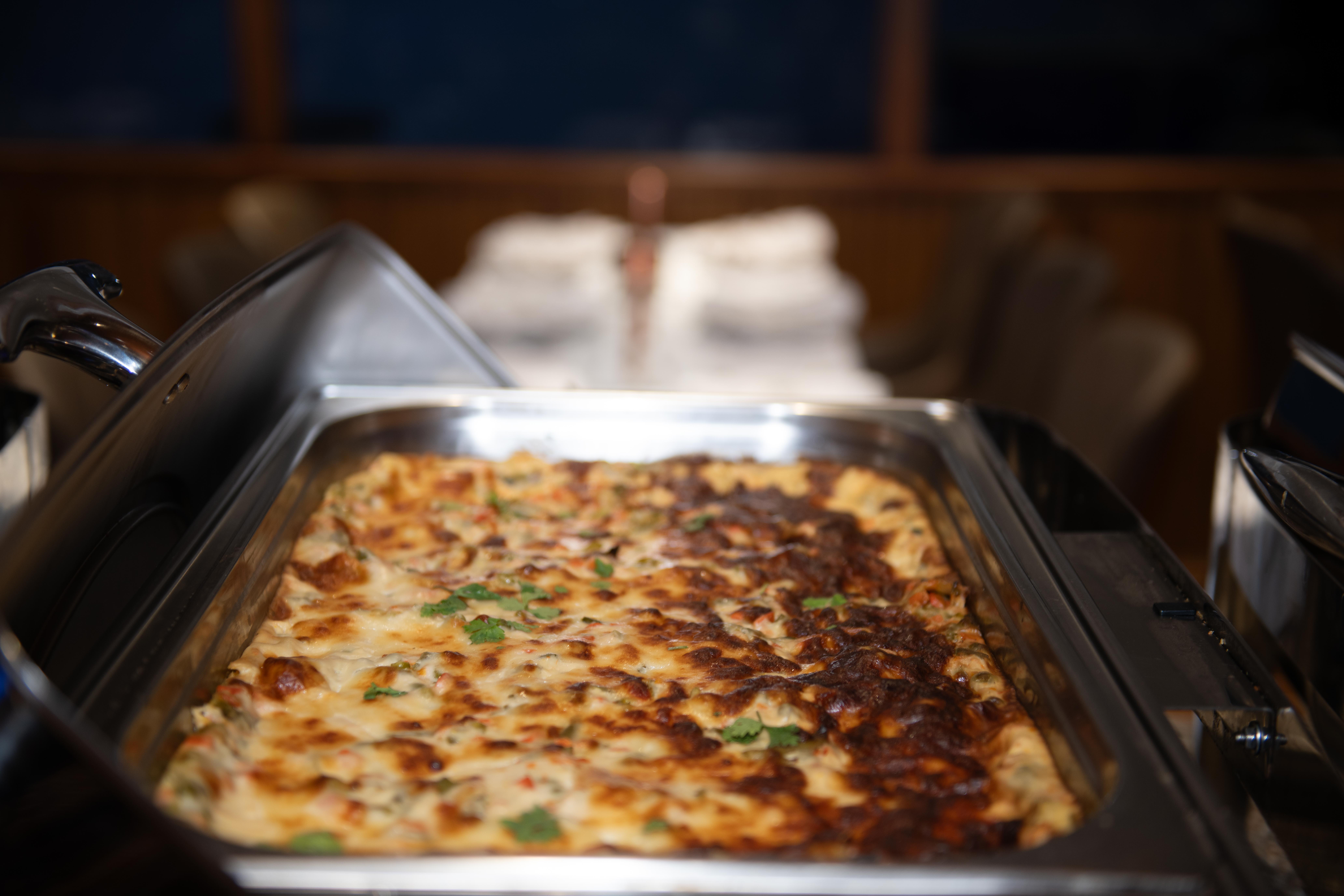 Dubai Marina Luxury Dinner Cruise with Live Entertainment & Open Bar