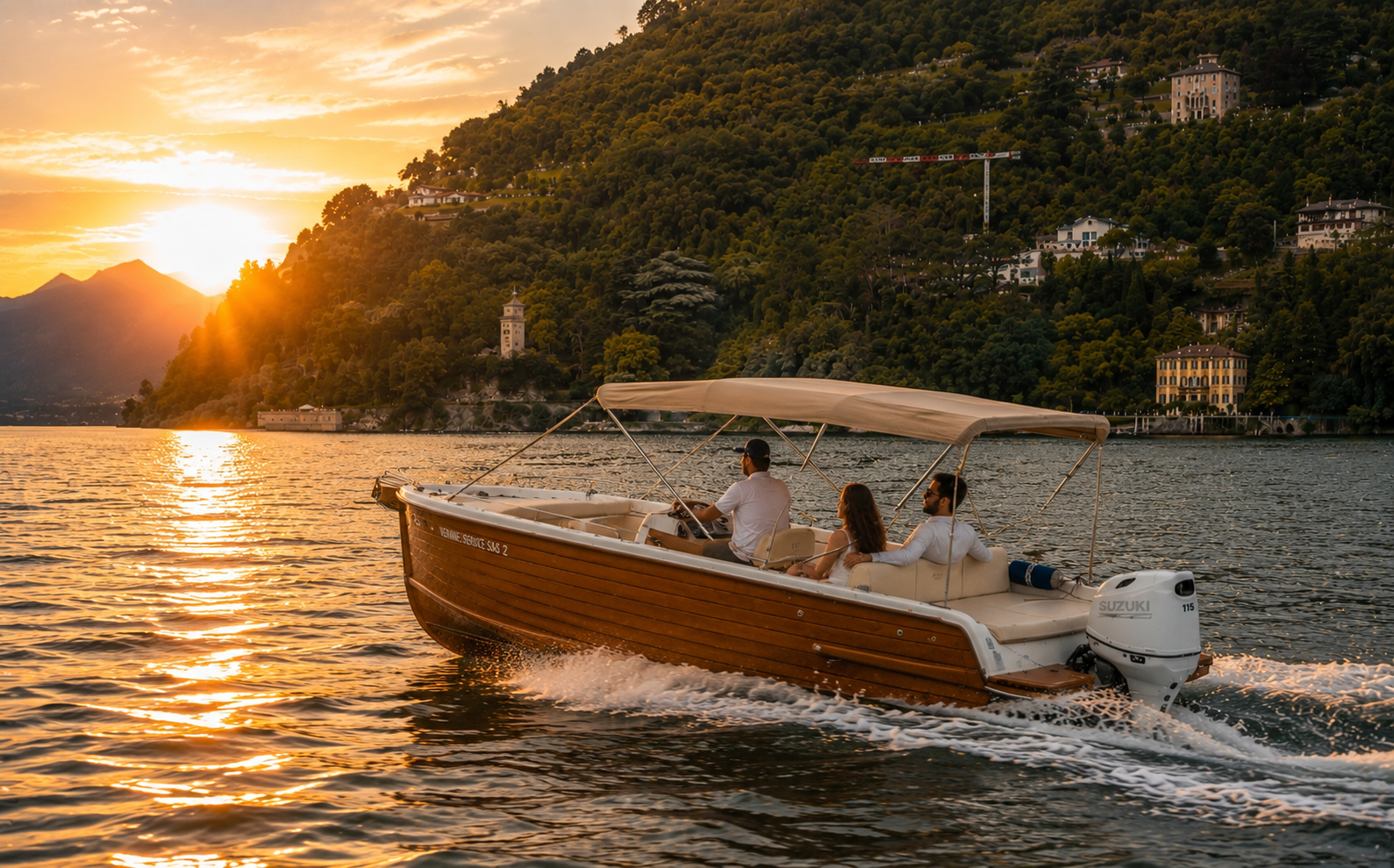 Private Lake Como Boat Experience with Prosecco