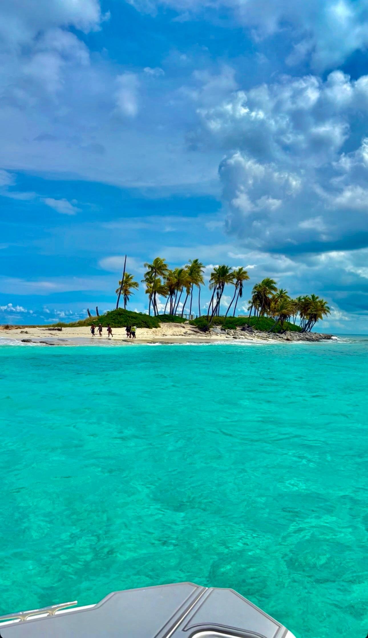 Nassau Private Boat & Snorkel Adventure