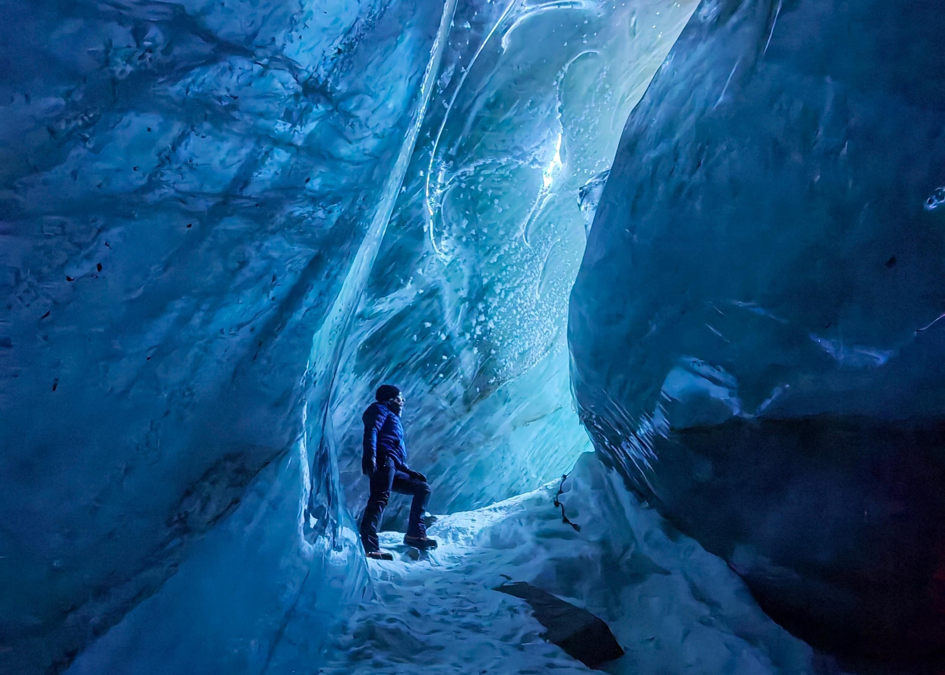 Private Glacier & Ice Cave Hiking Adventure